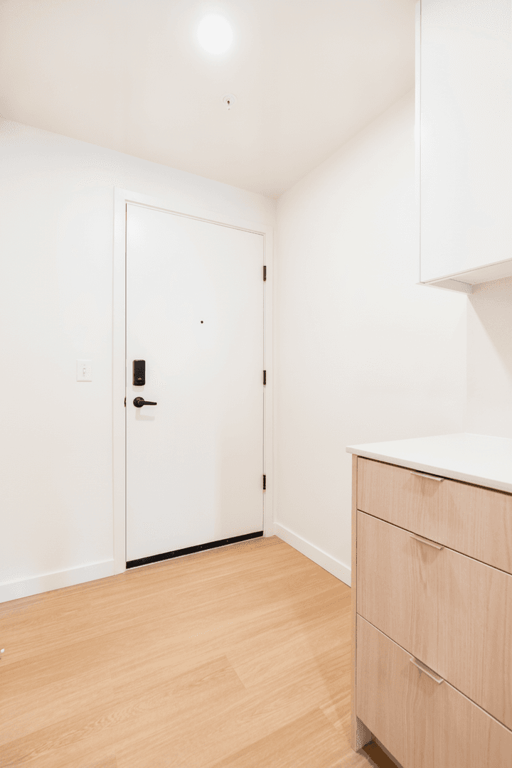 Bellevue Apartment: 290 106th Pl NE