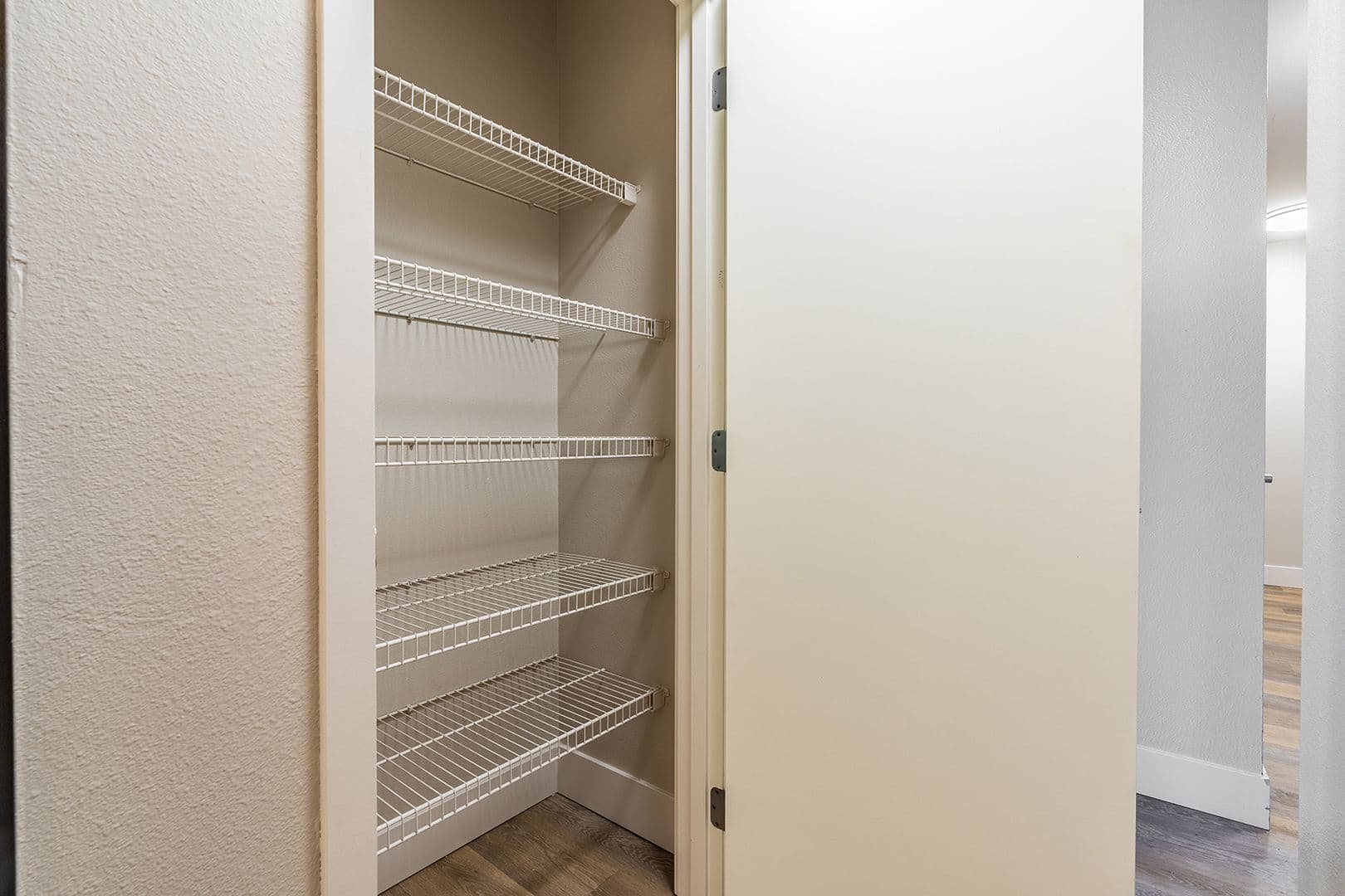 Seattle Apartment: 402 22nd Ave S