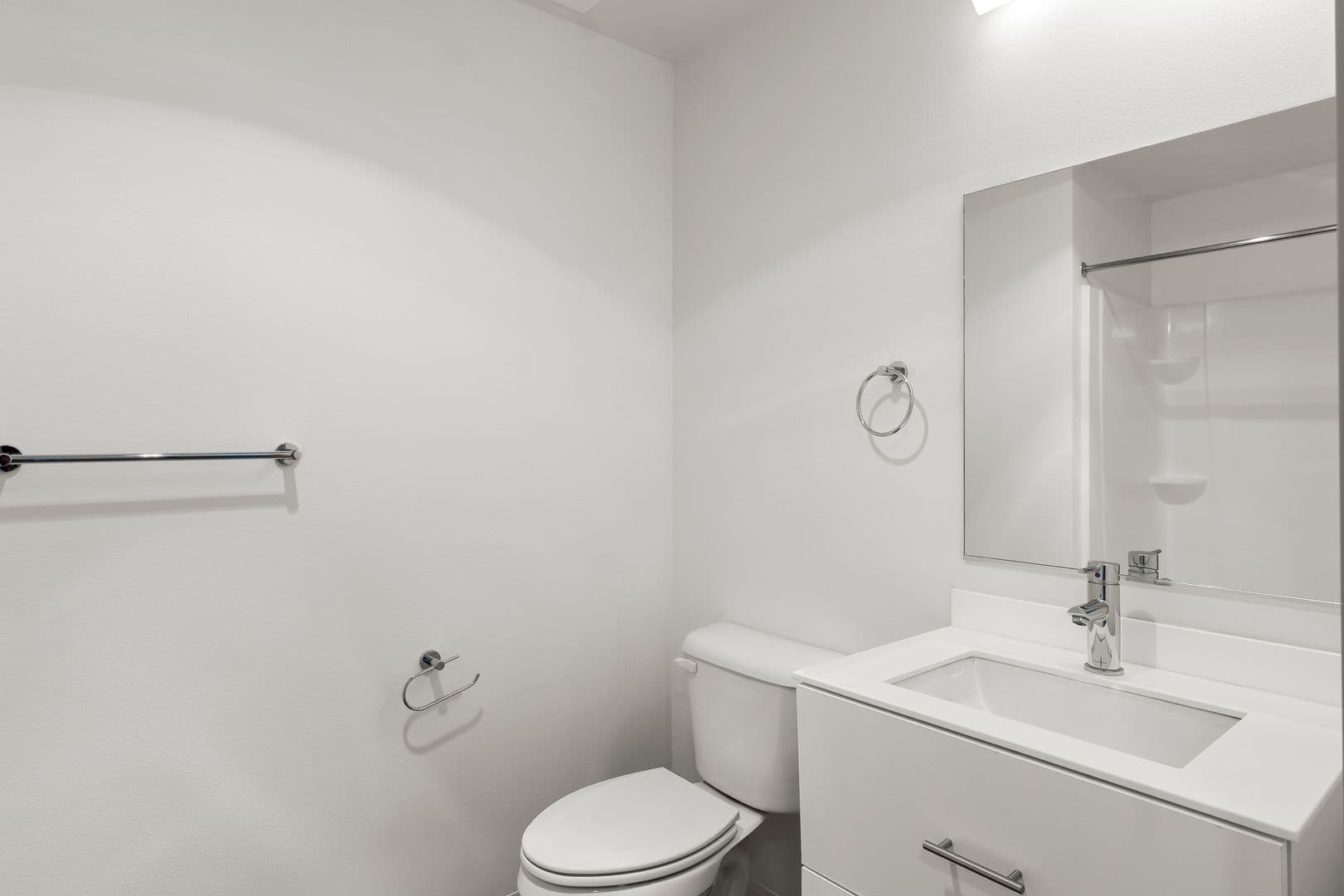 Portland Apartment: 1075 NW 16th Ave