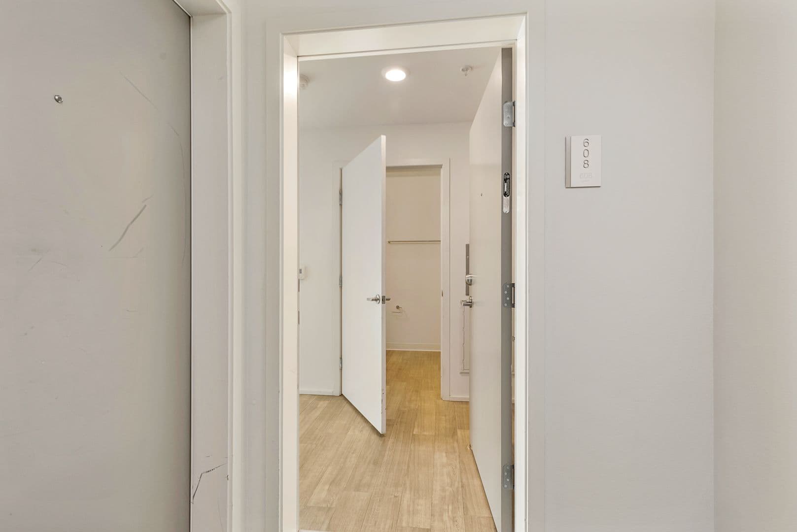 Seattle Apartment: 1404 Boylston Ave