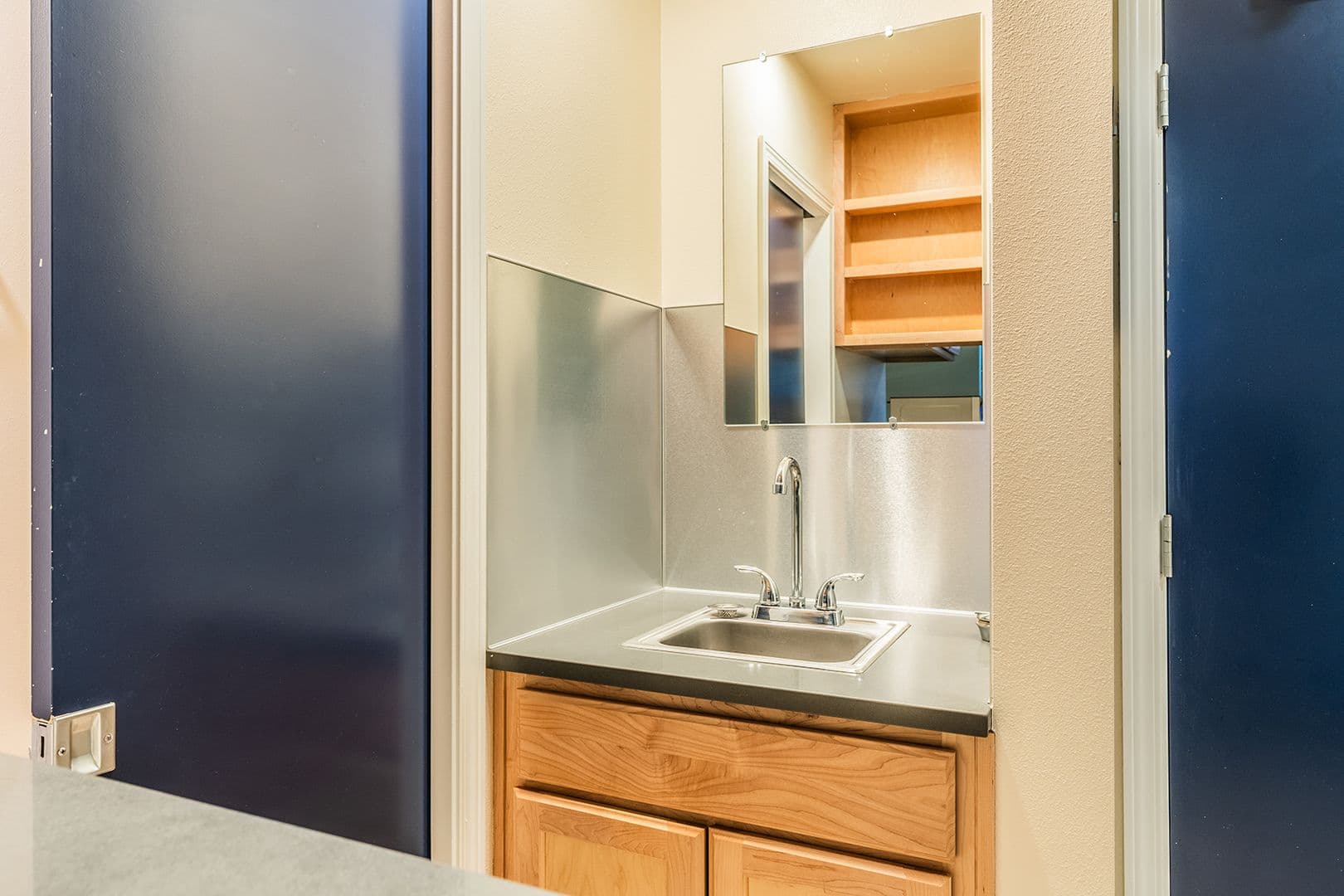Seattle Apartment: 1728 Summit Ave