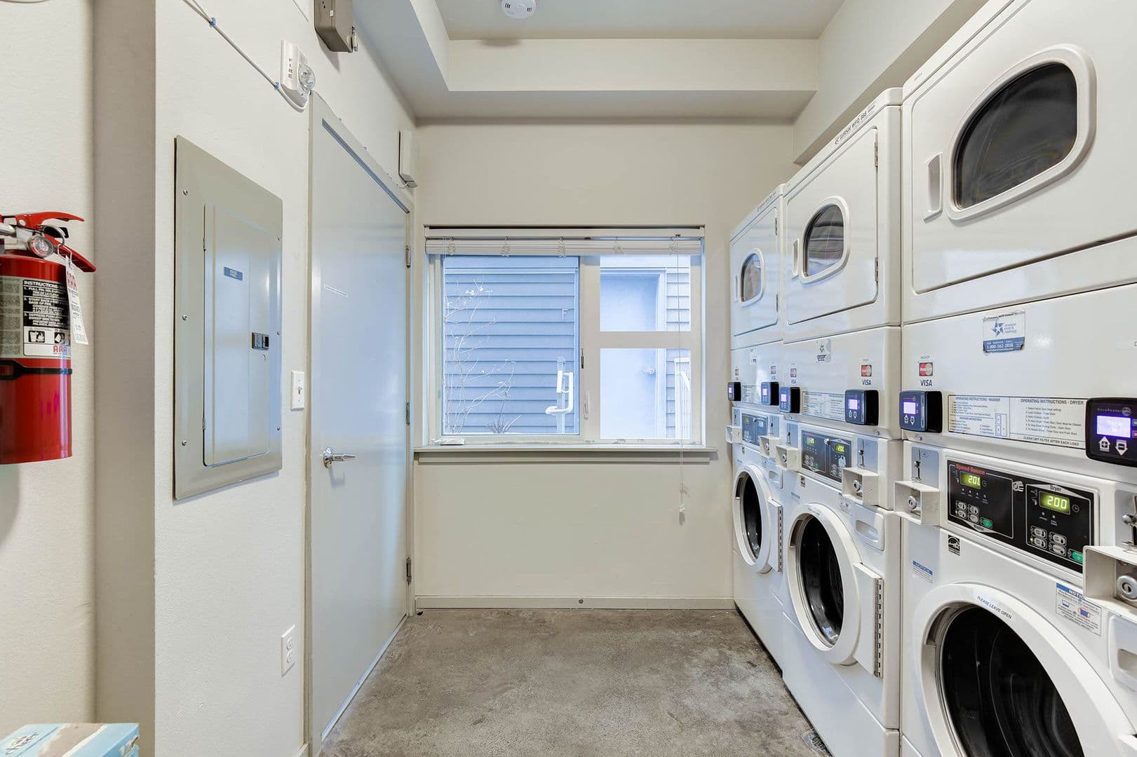 Seattle Apartment: 422 11th Ave E