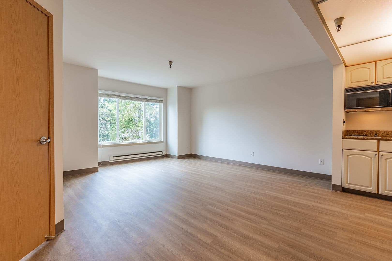 Bellevue Apartment: 15750 NE 15th Street