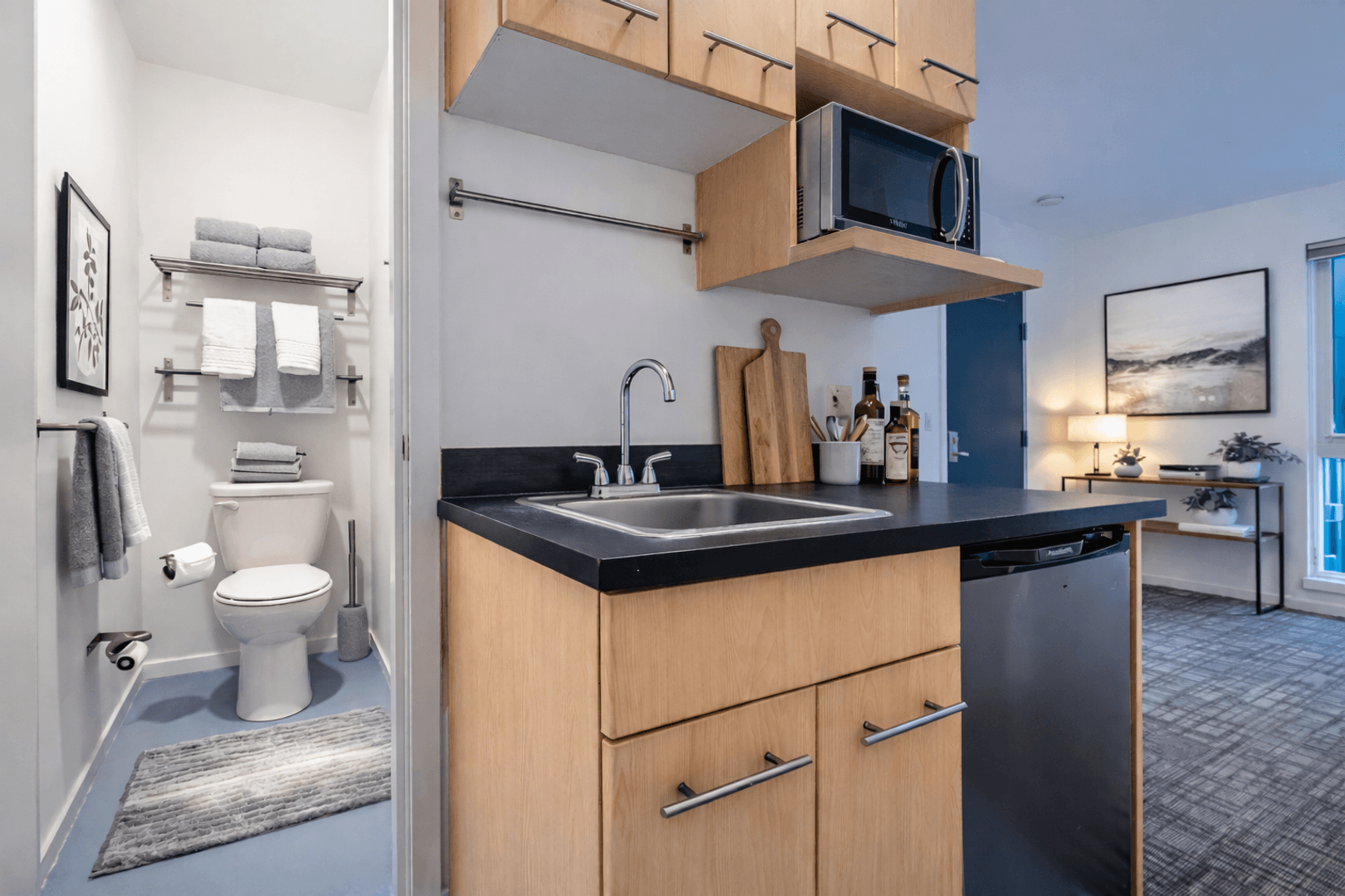 Seattle Apartment: 2418 NW 58th St
