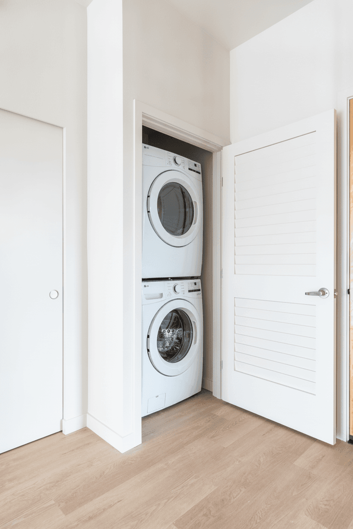 Seattle Apartment: 2210 E Cherry St