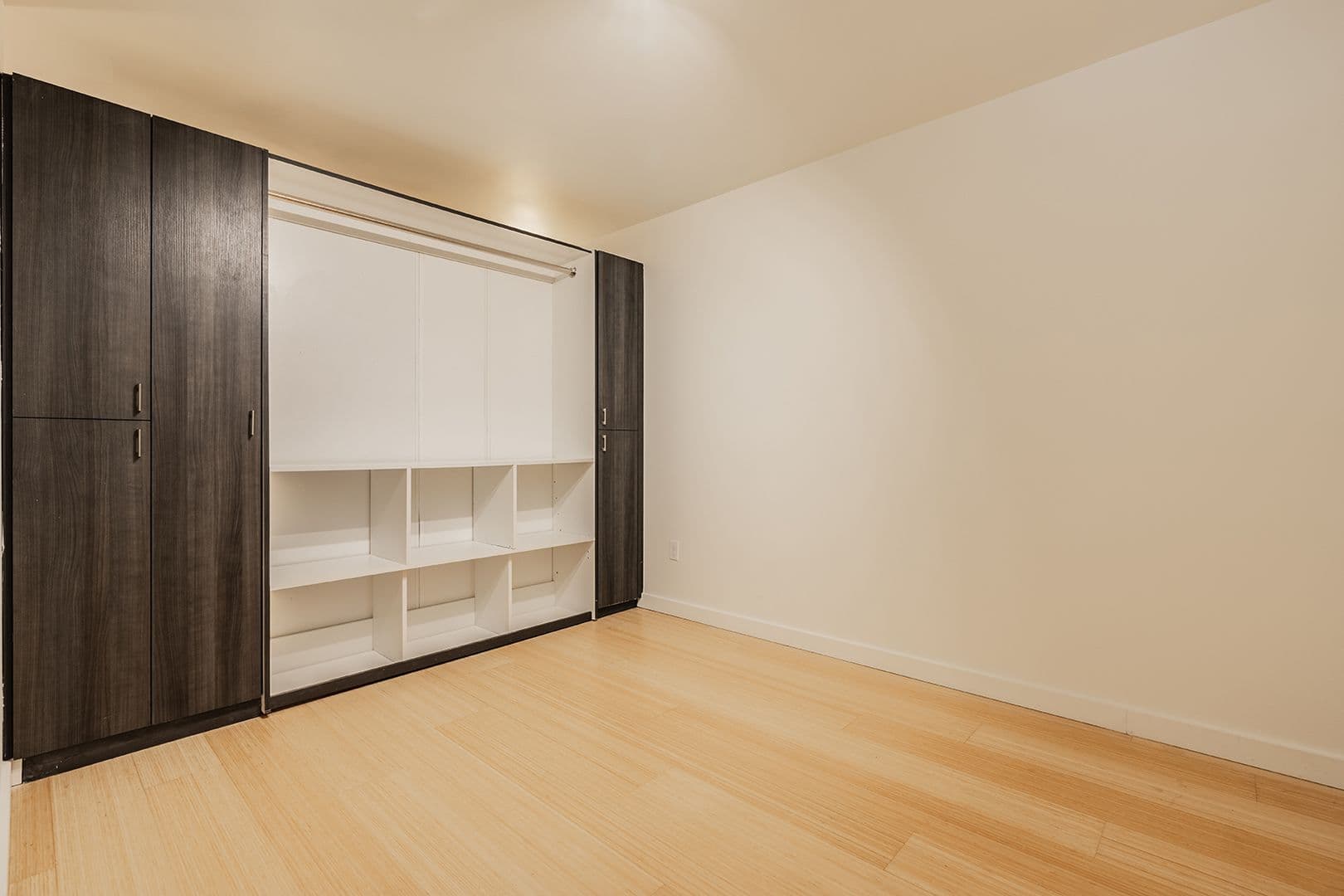 Seattle Apartment: 2217 3rd Ave