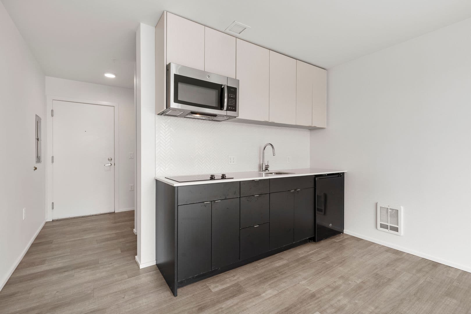 Seattle Apartment: 722 E Pike St