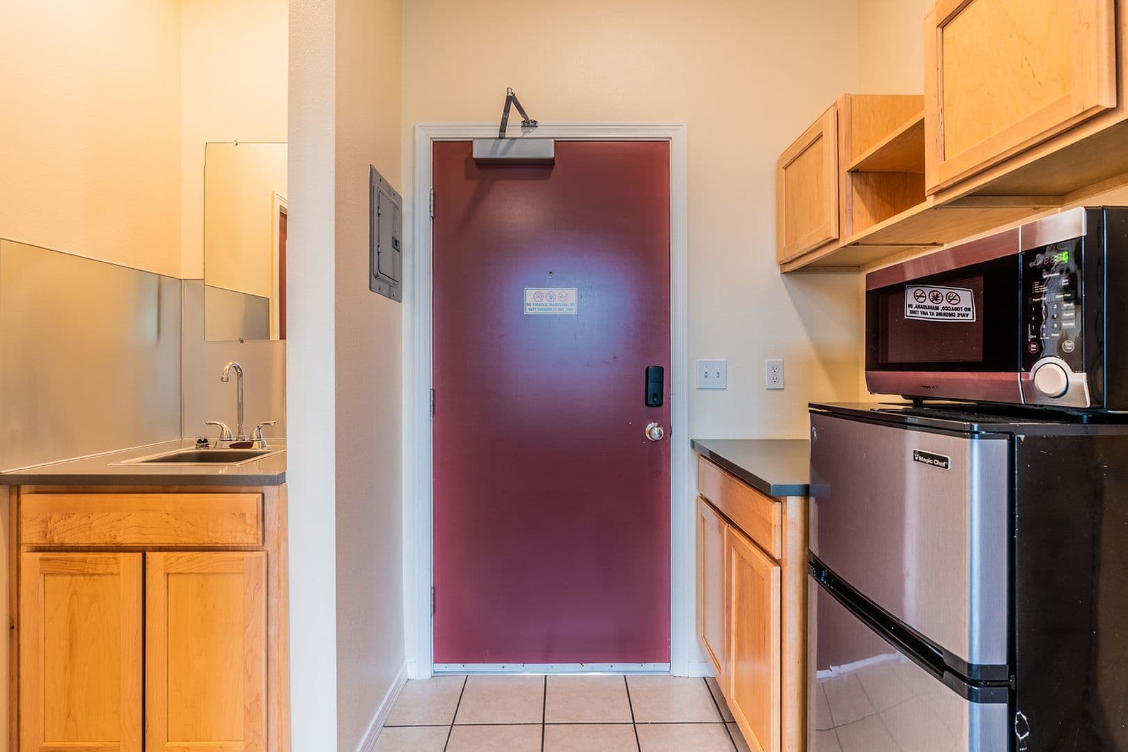 Seattle Apartment: 1728 Summit Ave