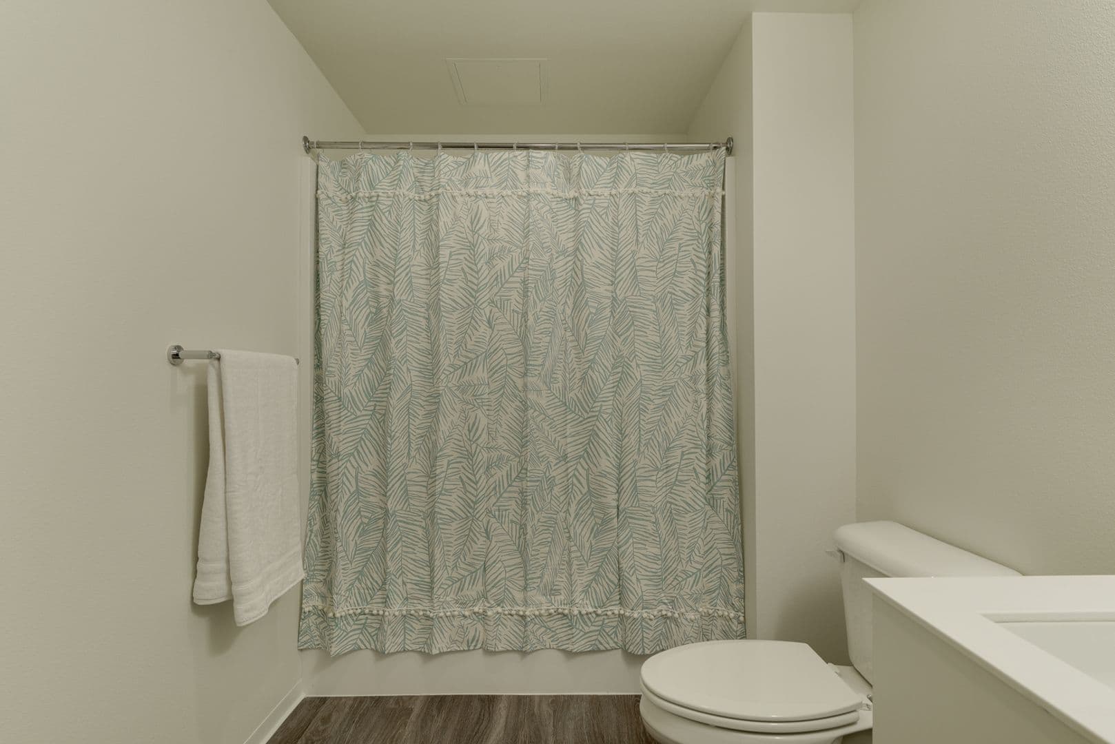 Portland Apartment: 1075 NW 16th Ave