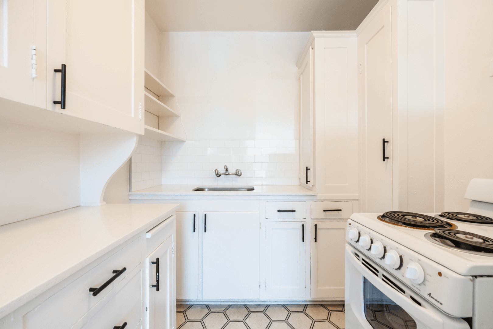 Seattle Apartment: 1305 NE 43rd St