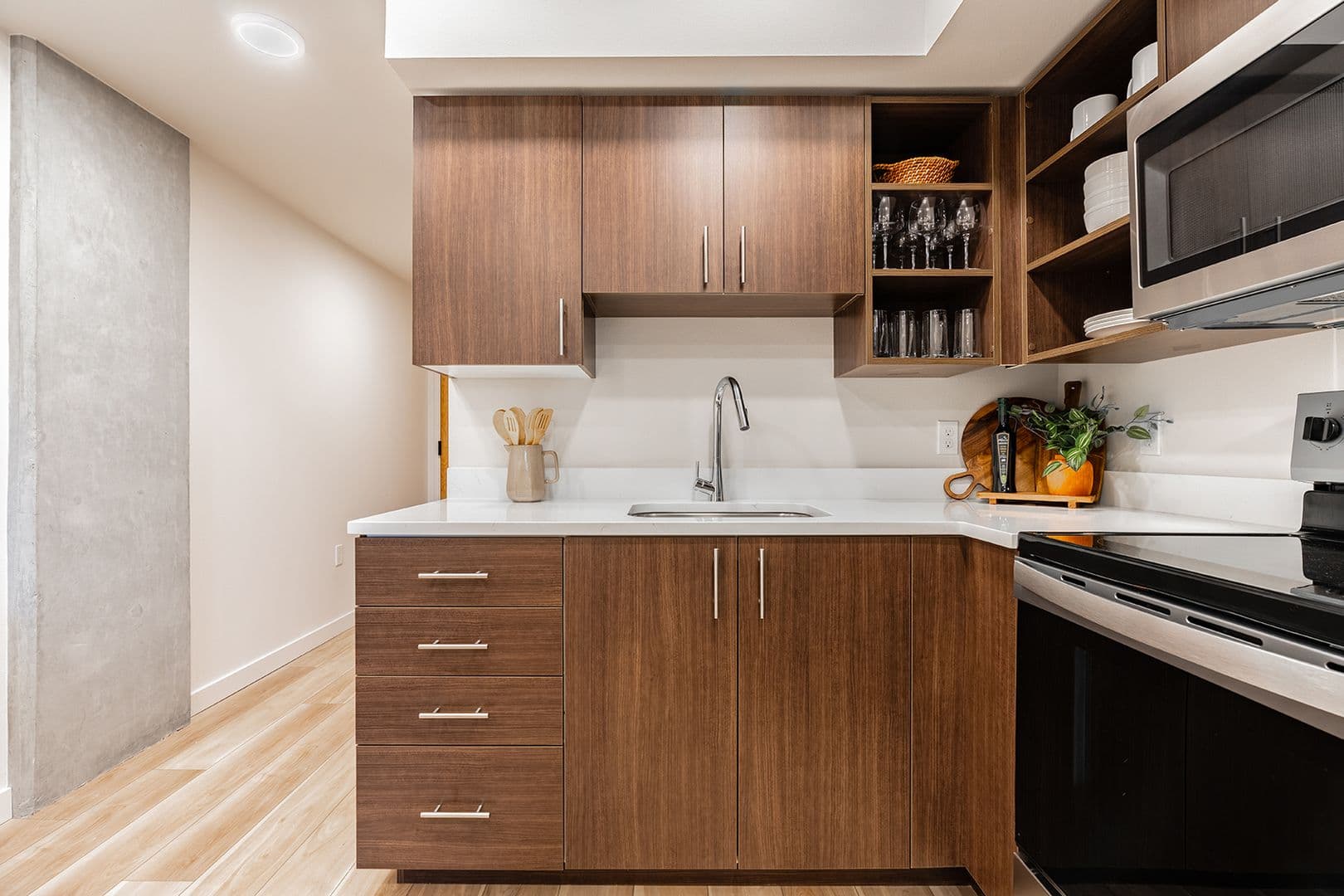 Tacoma Apartment: 2501 Commerce St