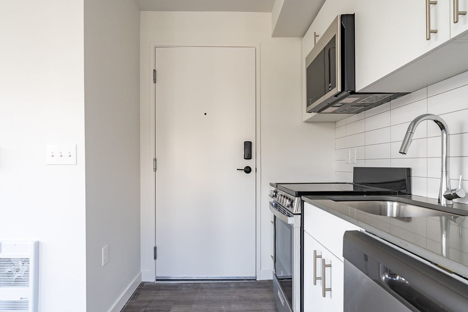 Seattle Apartment: 355 15th Ave