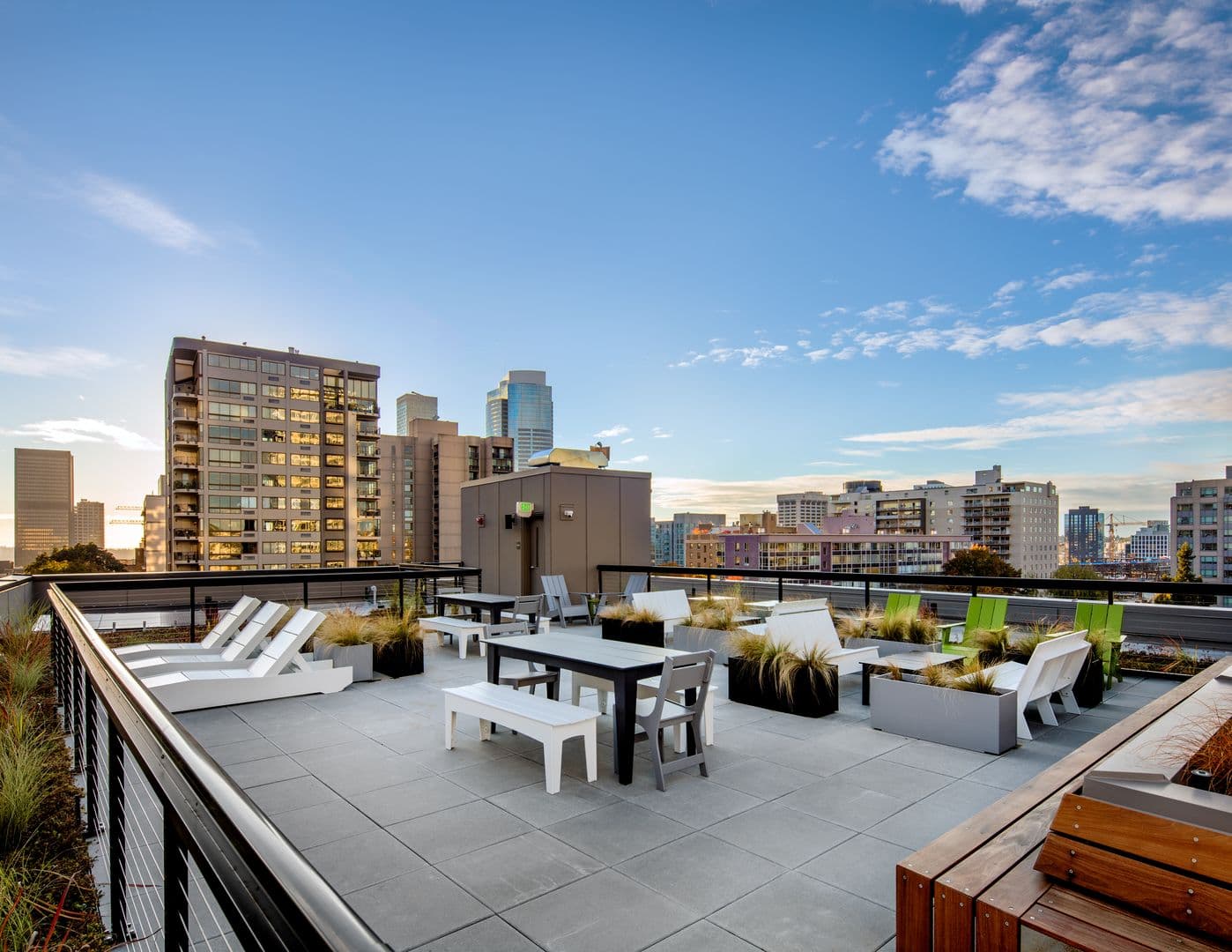 Seattle Apartment: 1103 Summit Ave