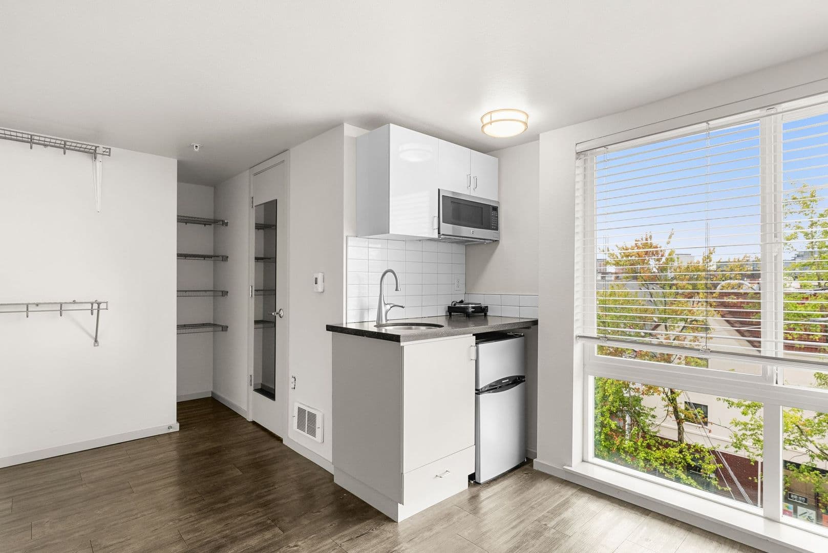 Seattle Apartment: 1812 12th Ave