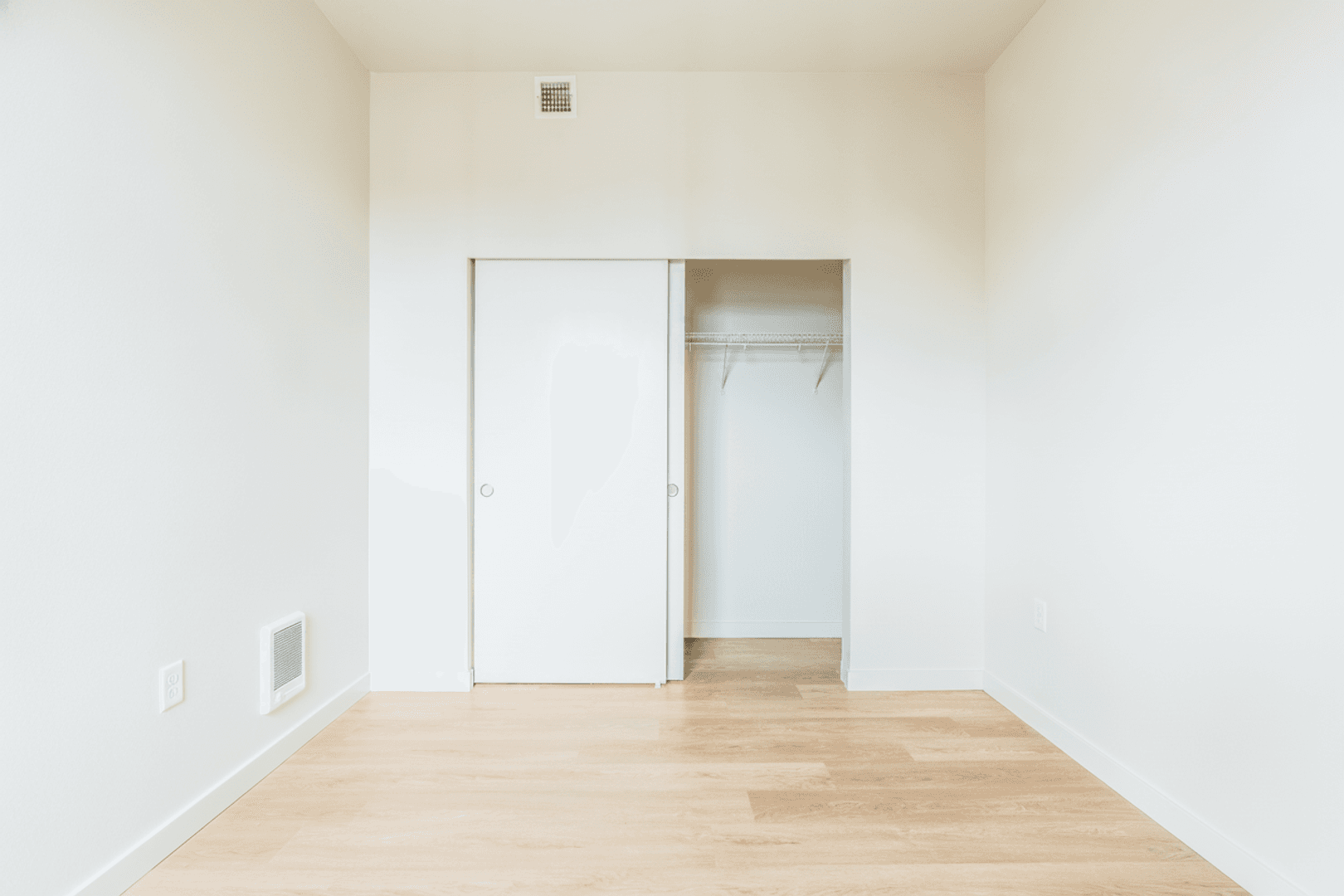 Seattle Apartment: 2210 E Cherry St