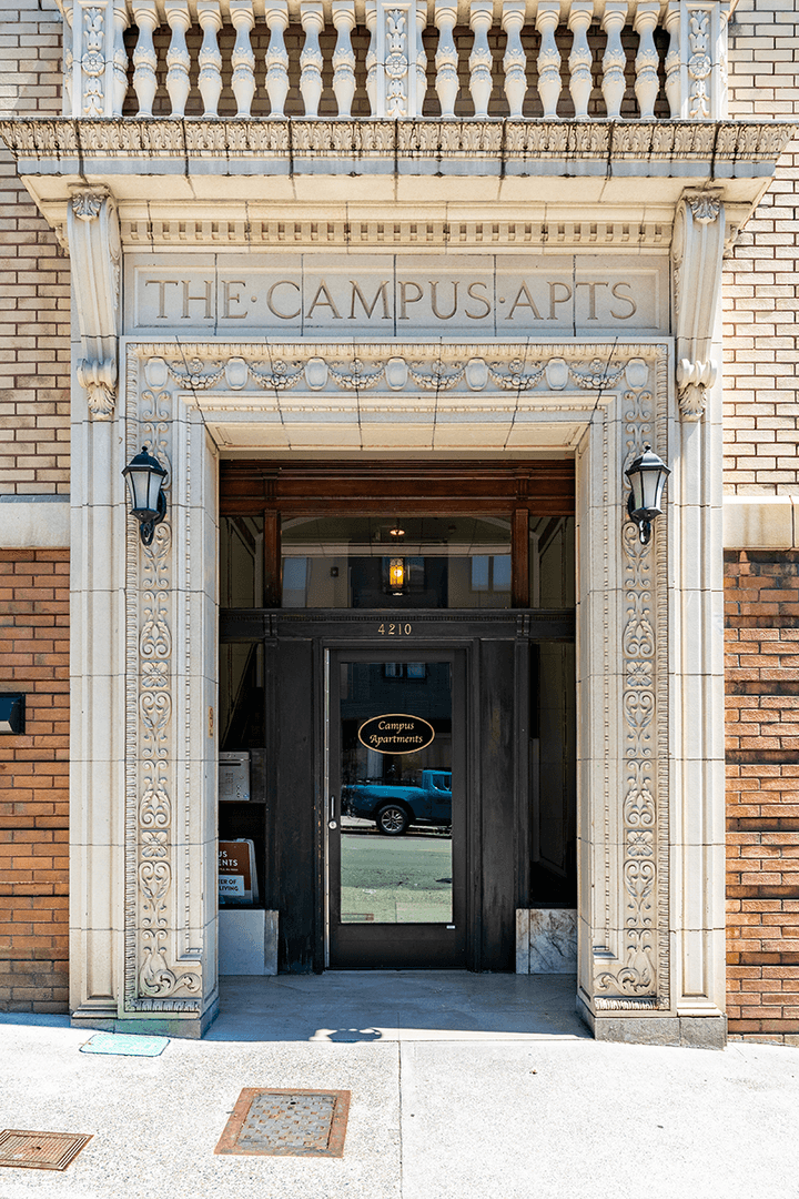 Seattle Apartment: 4210 Brooklyn Ave NE