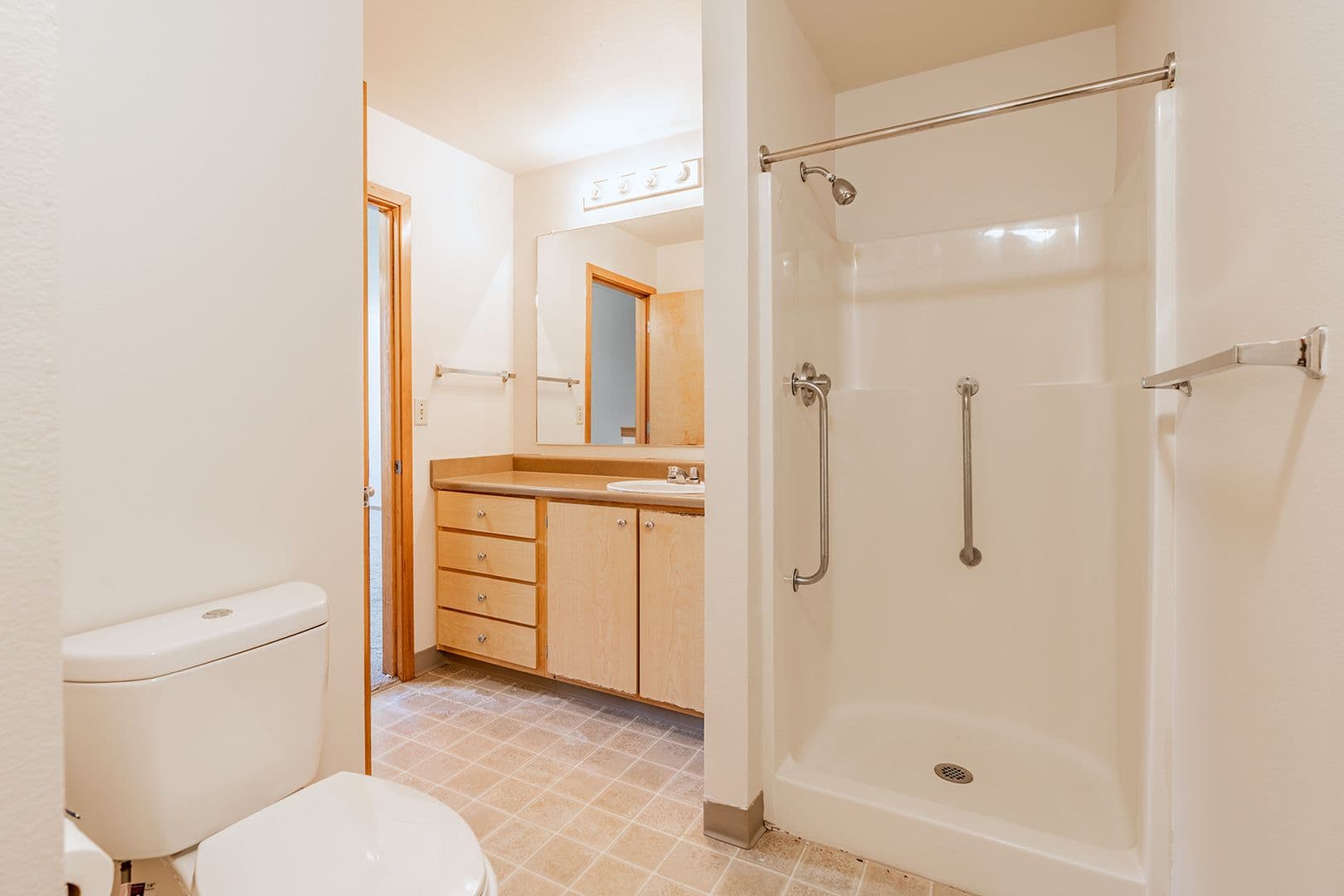 Portland Apartment: 36 NE 147th Ave