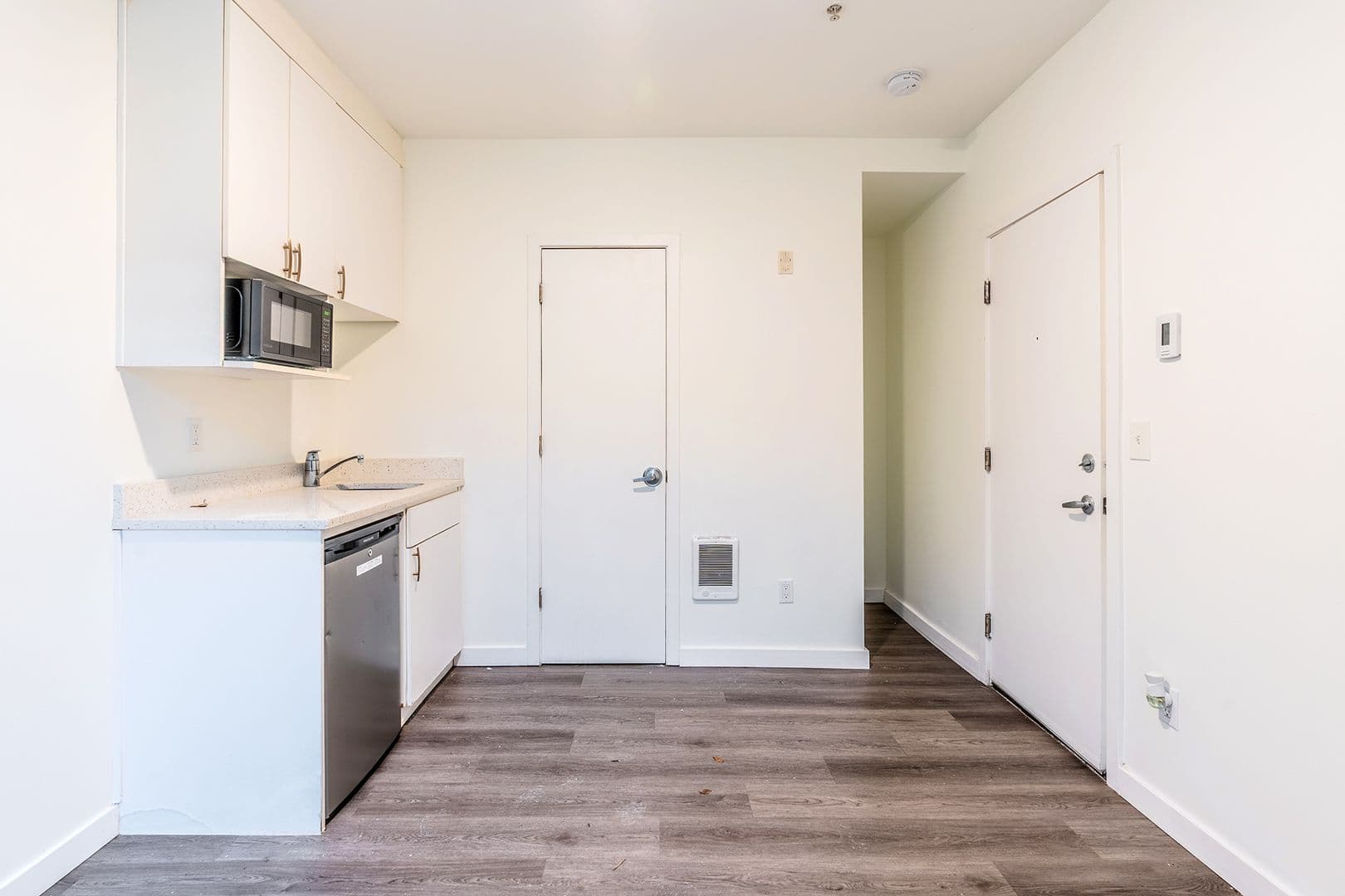 Seattle Apartment: 200 10th Ave E