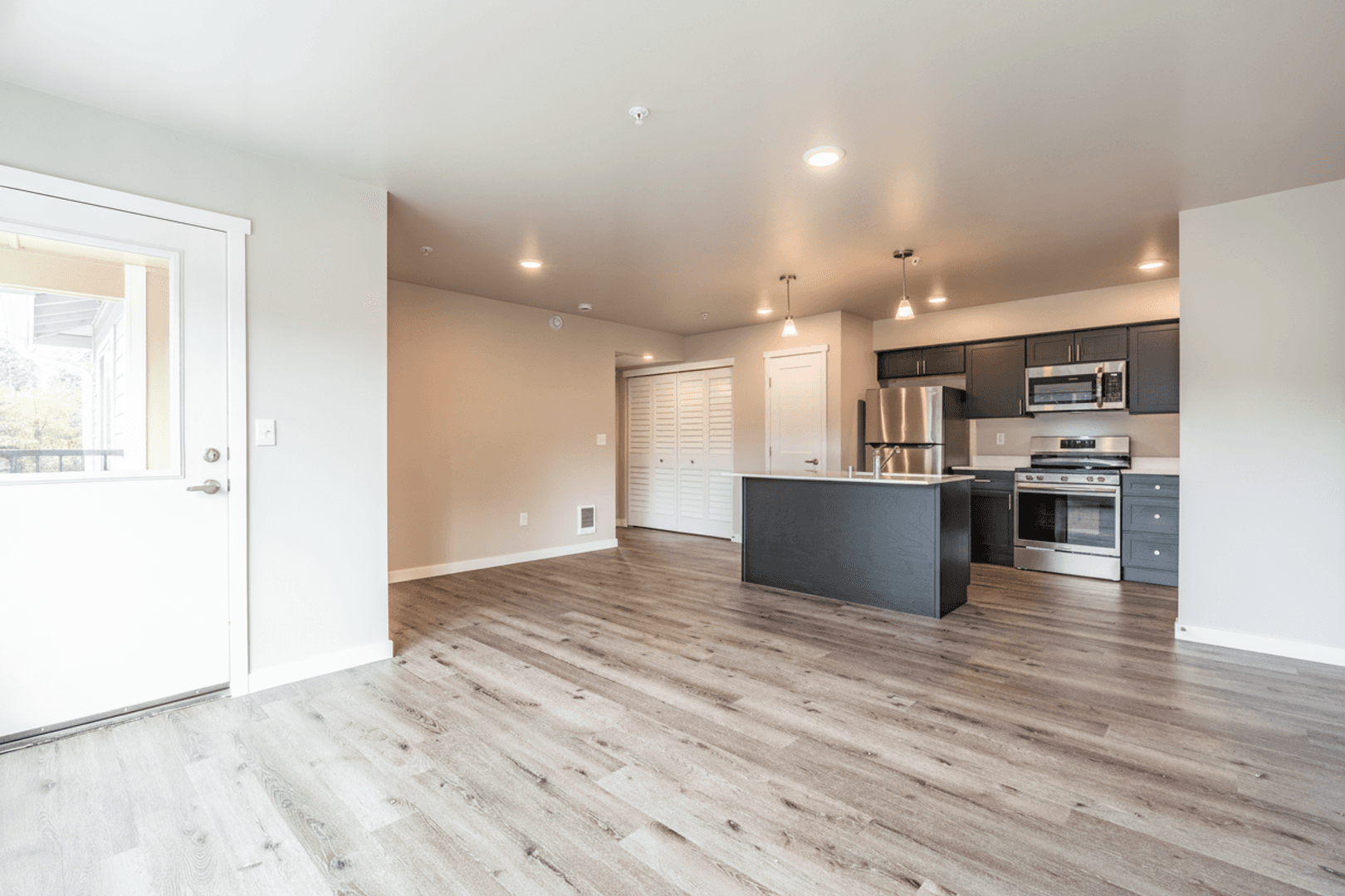 Bonney Lake Apartment: 18426 Veterans Memorial Dr E