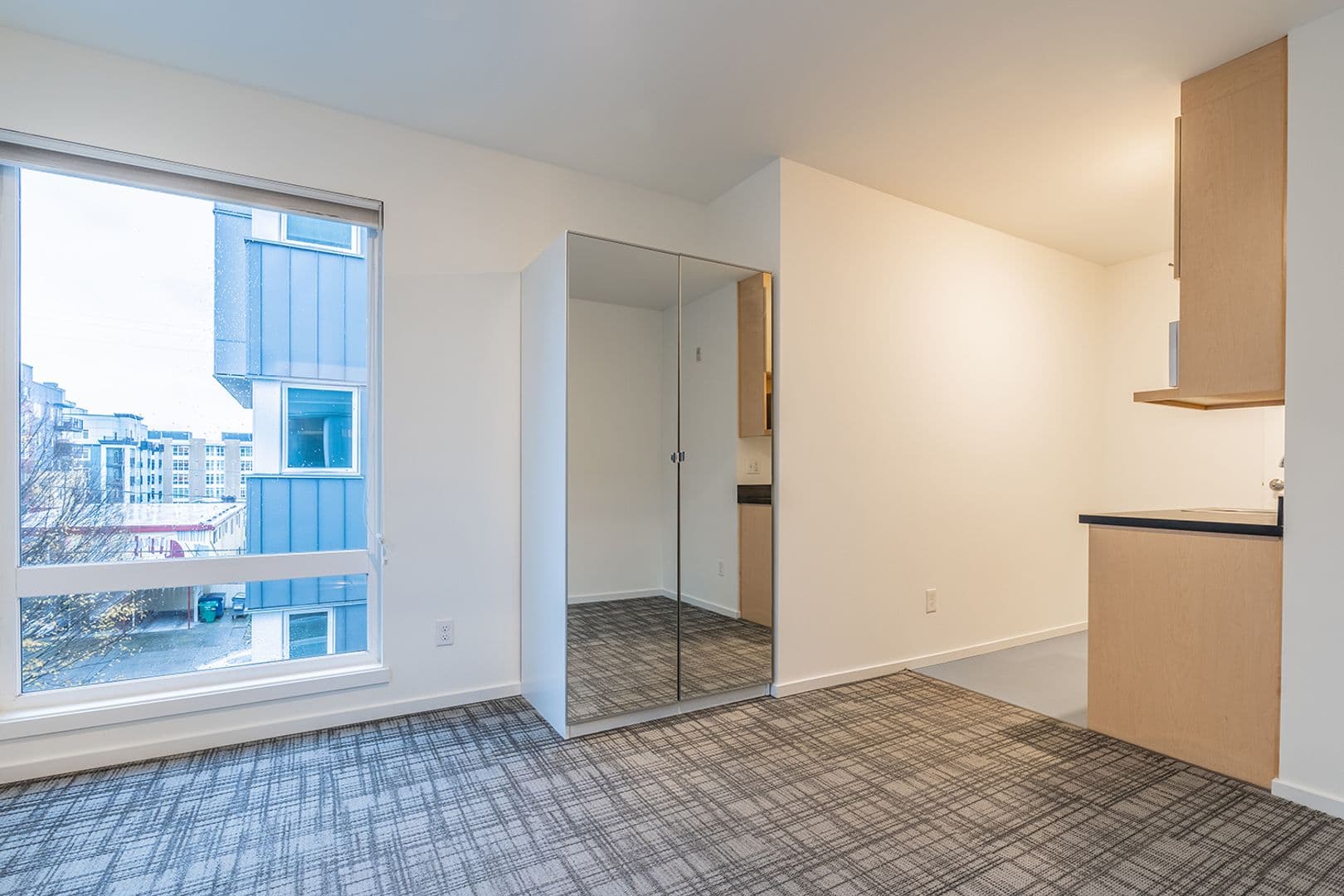 Seattle Apartment: 2418 NW 58th St