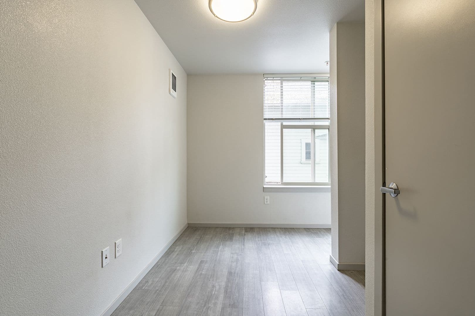 Portland Apartment: 2250 NW Thurman St