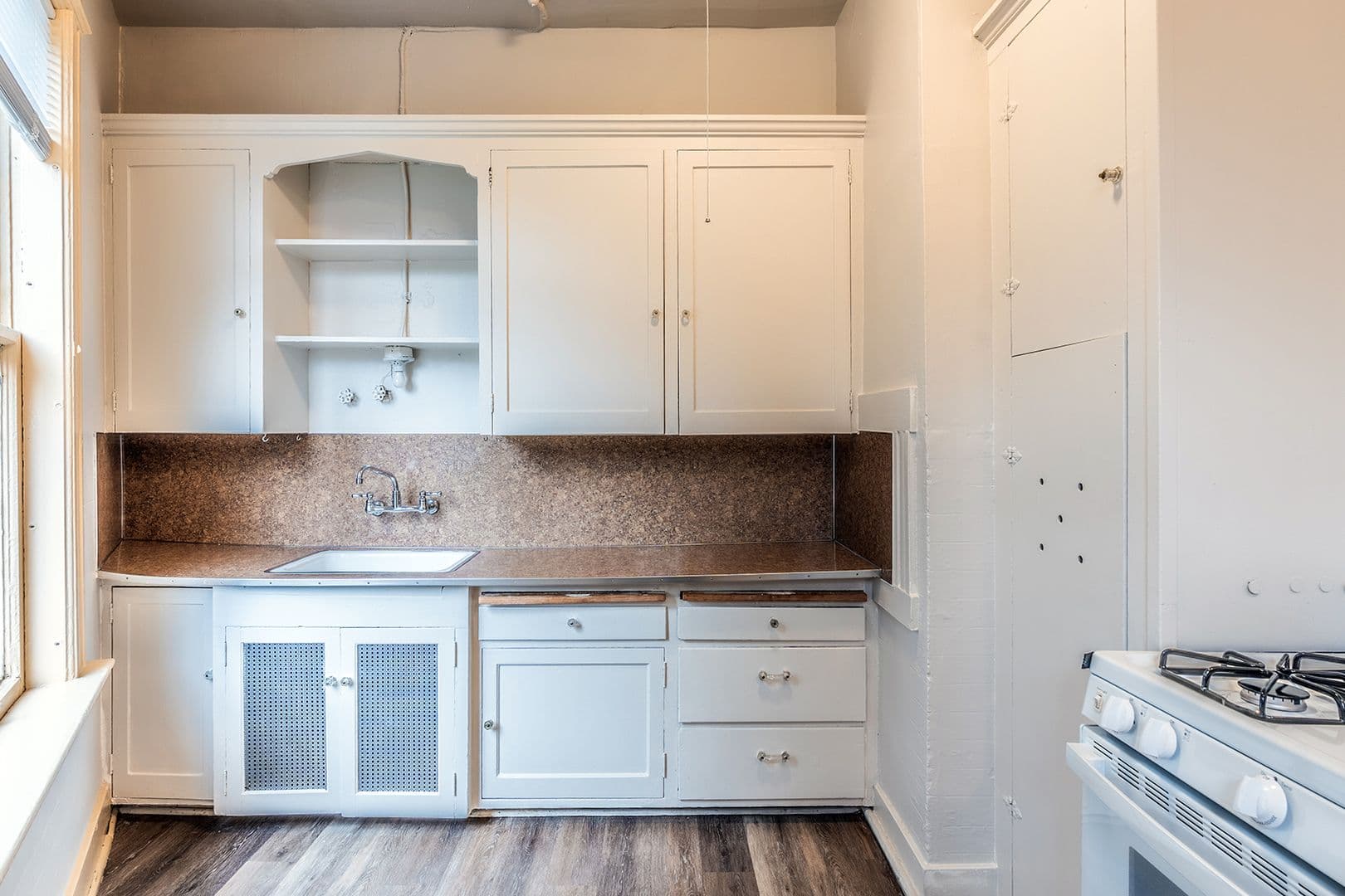 Seattle Apartment: 1625 E Madison St