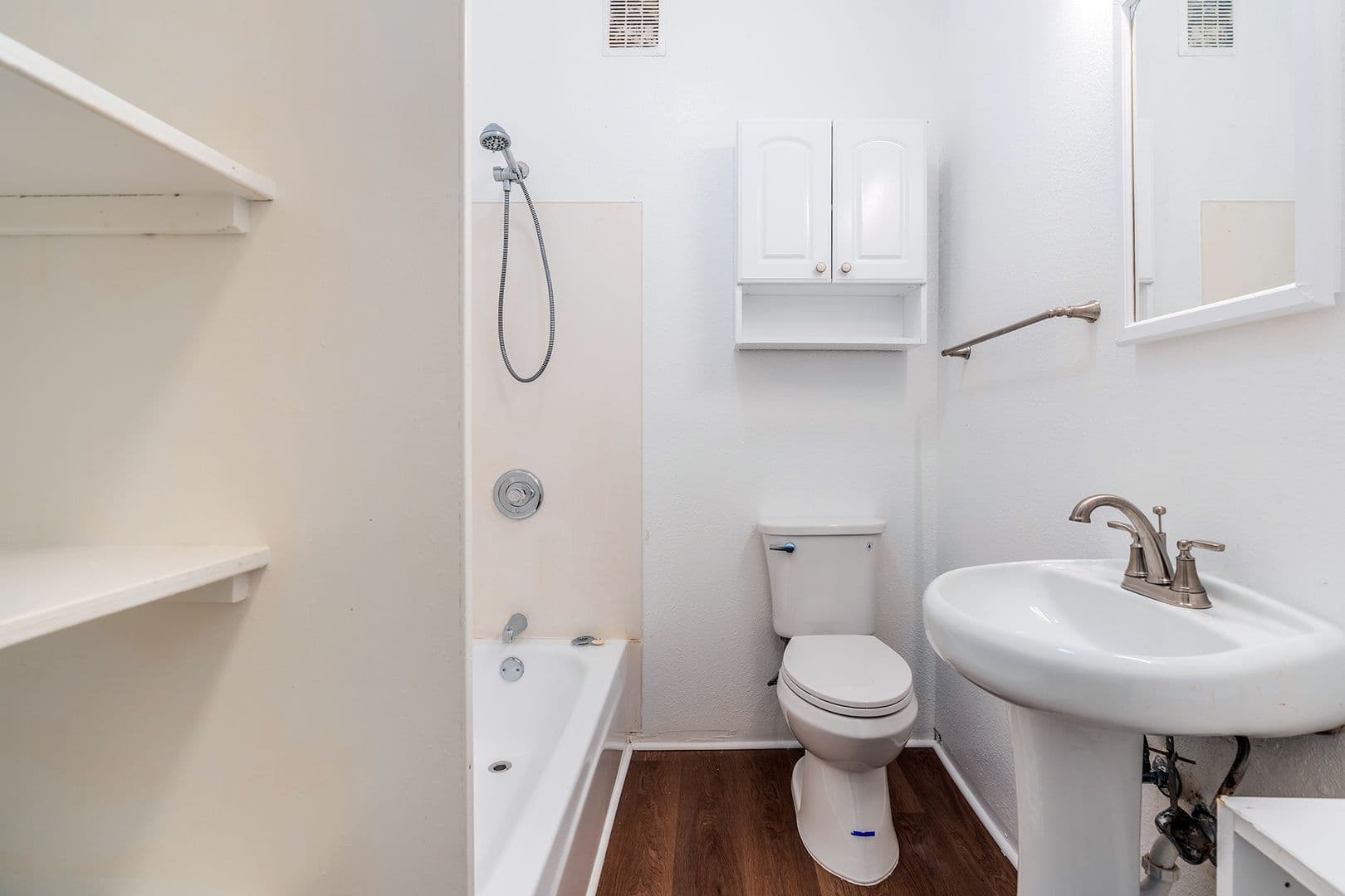 Seattle Apartment: 527 Eastlake Ave E