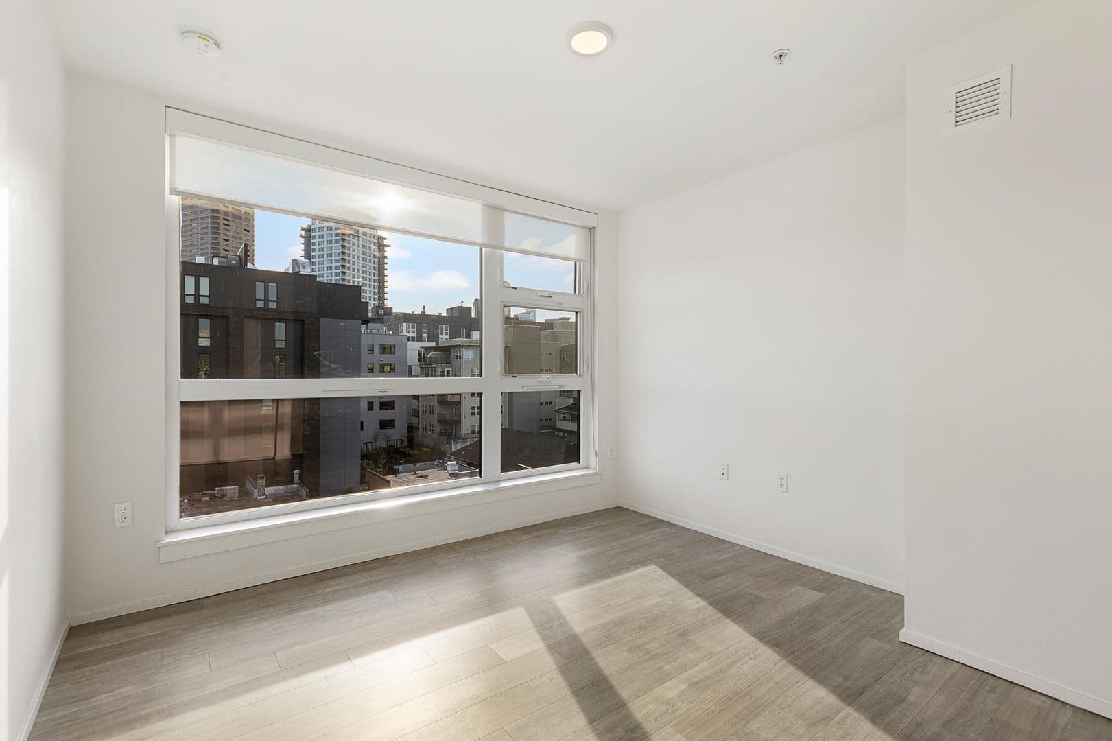 Seattle Apartment: 722 E Pike St