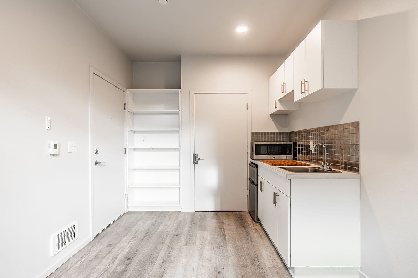 Seattle Apartment: 1806 23rd Ave