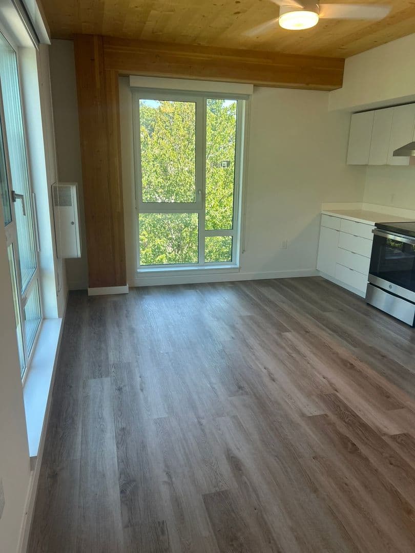 Seattle Apartment: 1323 E Union St