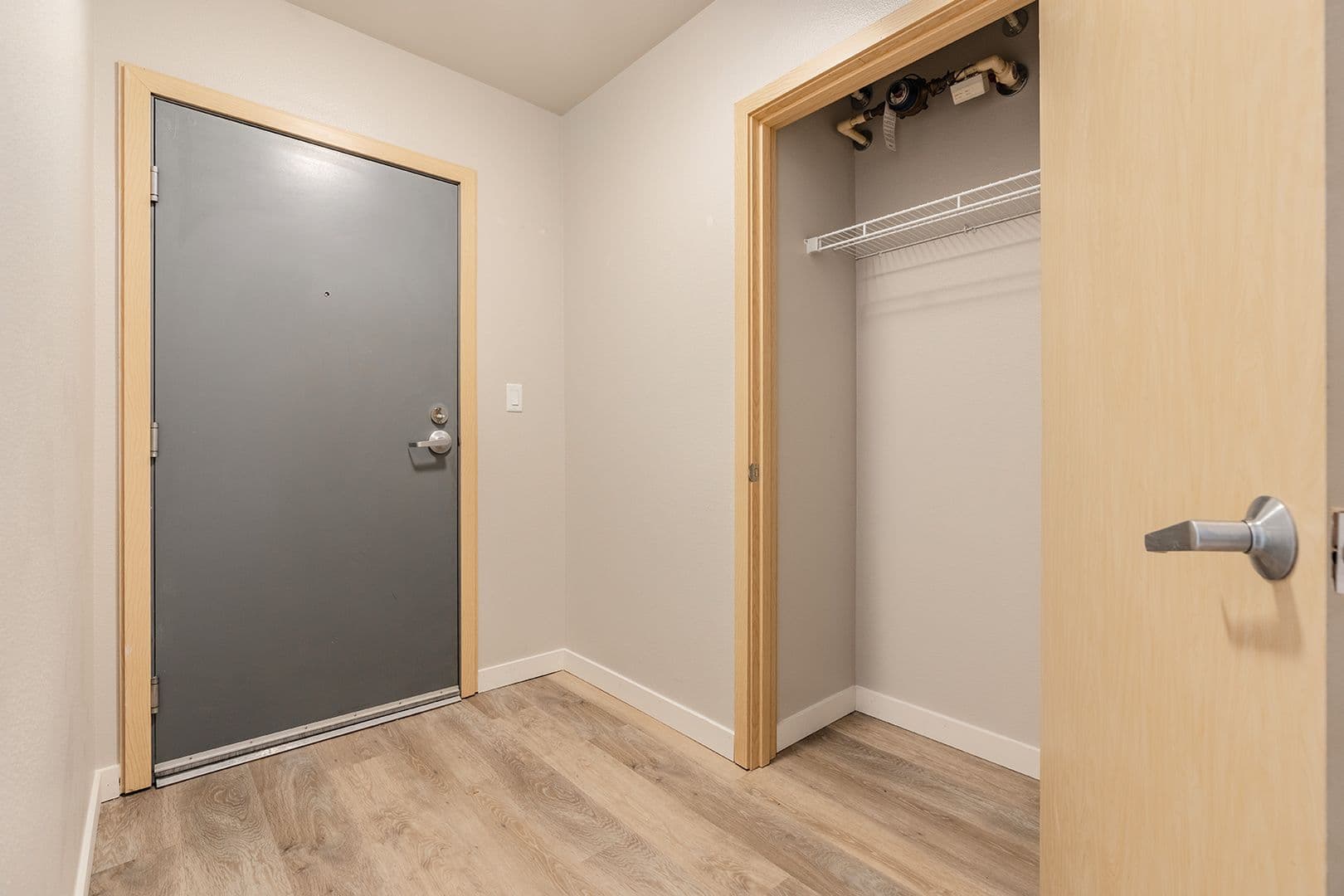 Seattle Apartment: 402 22nd Ave S