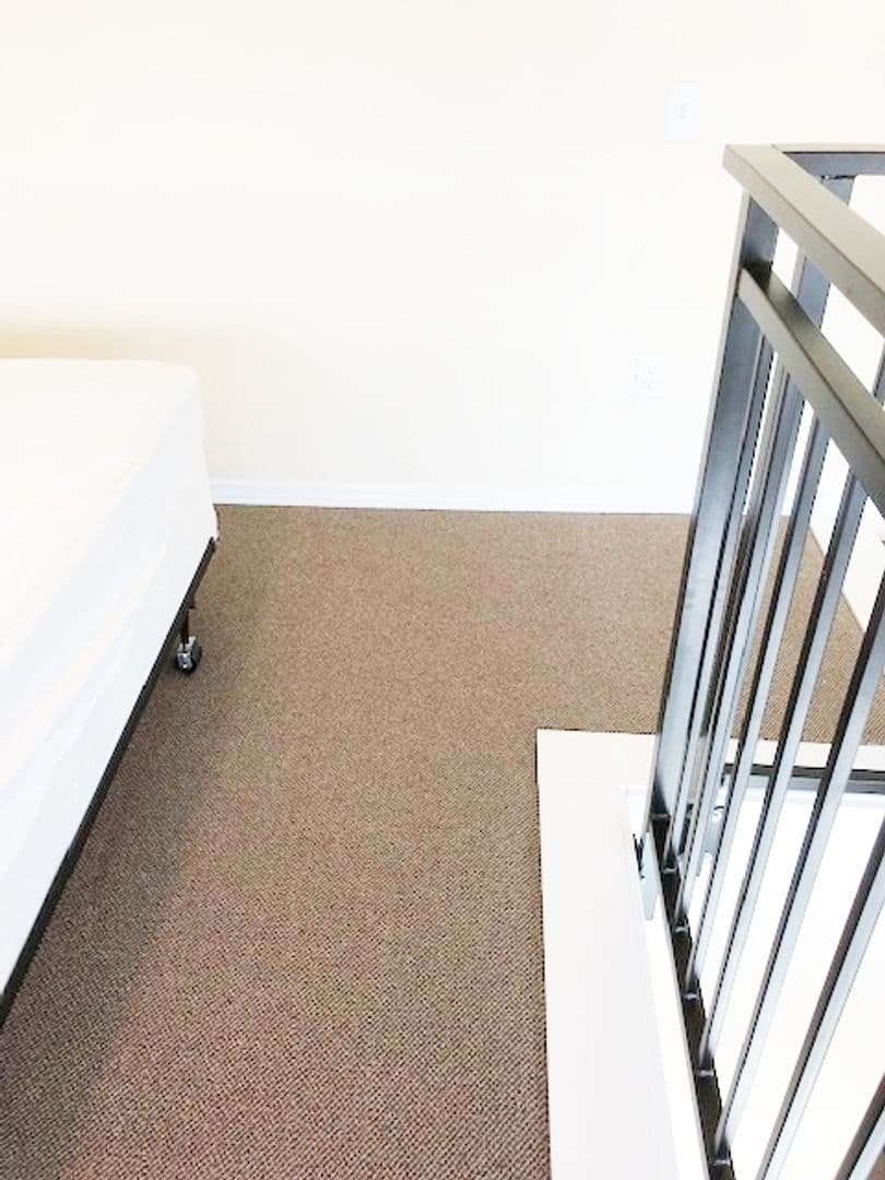 Seattle Apartment: 1514 NW 52nd St