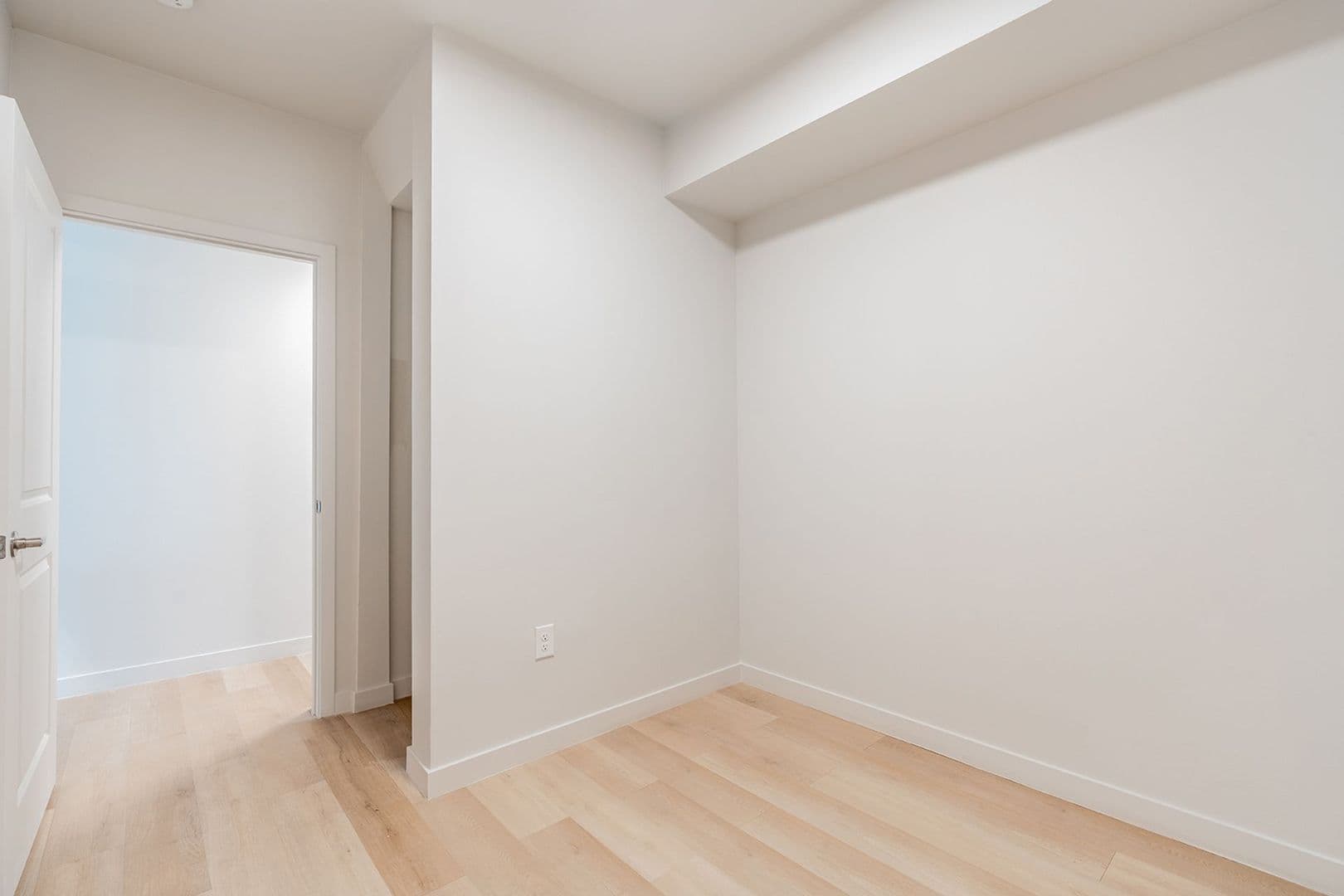 Tacoma Apartment: 201 E 25th St