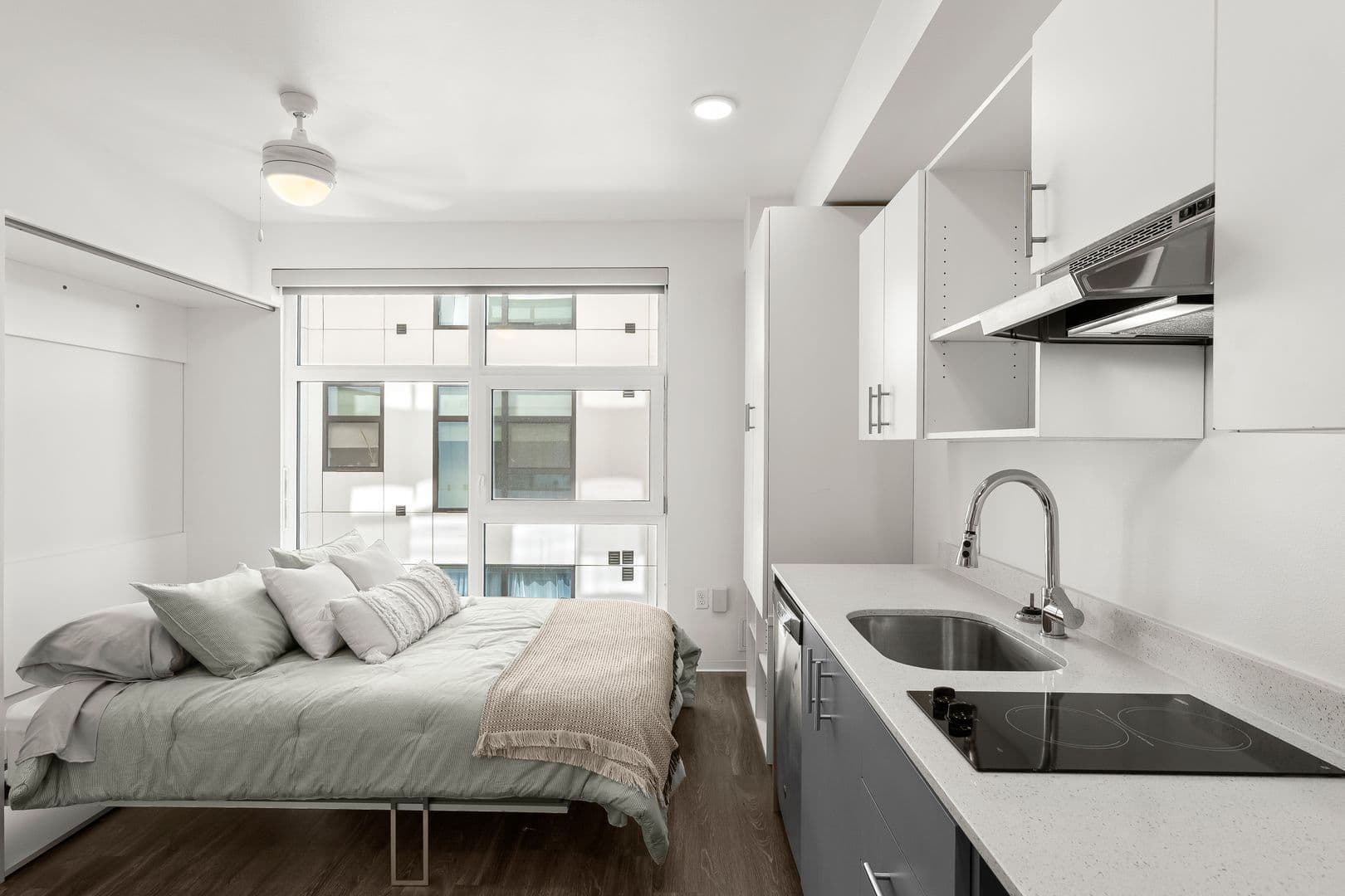 Portland Apartment: 1075 NW 16th Ave