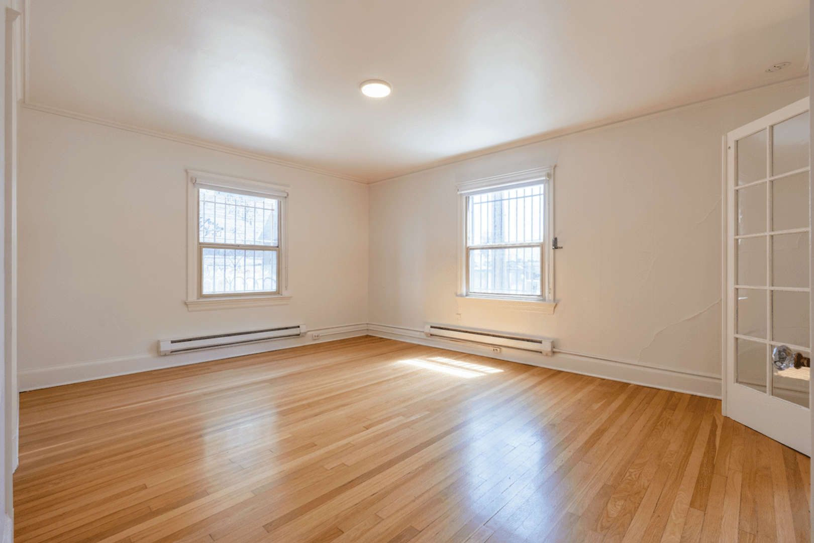 Seattle Apartment: 4210 Brooklyn Ave NE