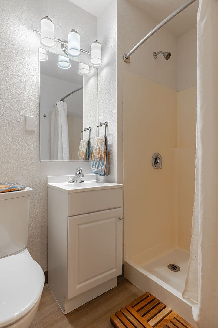 Bellevue Apartment: 15750 NE 15th Street