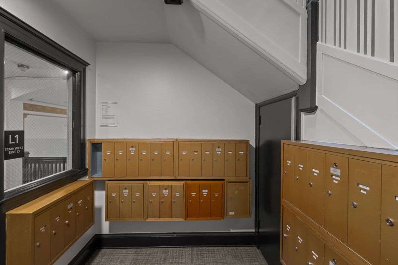 Seattle Apartment: 4210 Brooklyn Ave NE