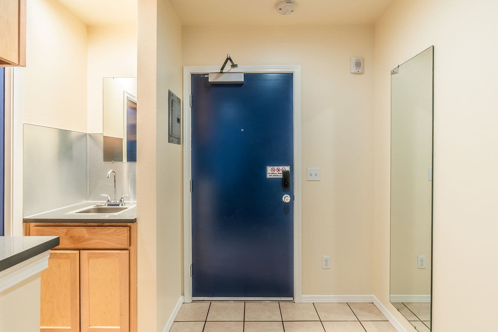 Seattle Apartment: 1728 Summit Ave