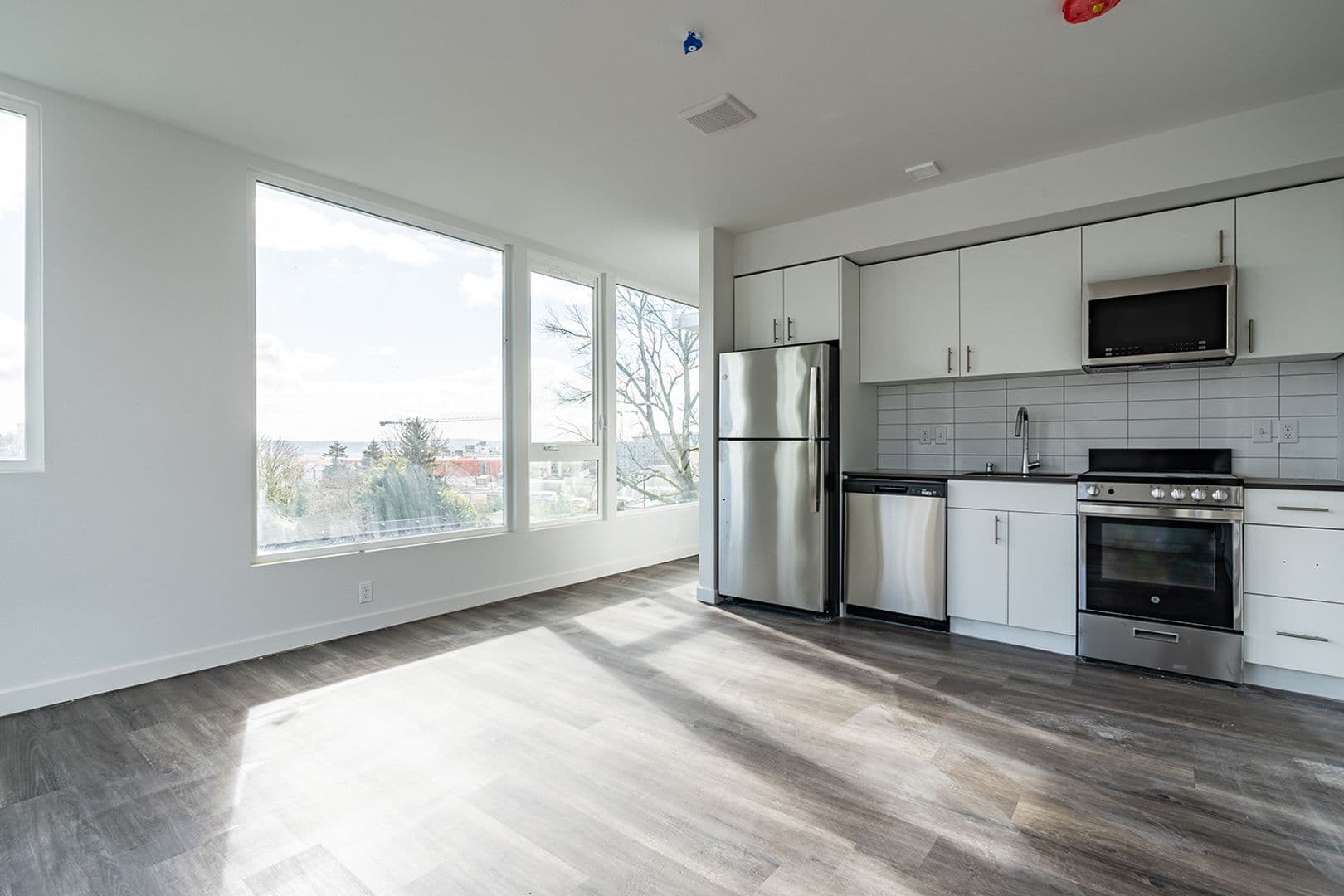 Seattle Apartment: 355 15th Ave
