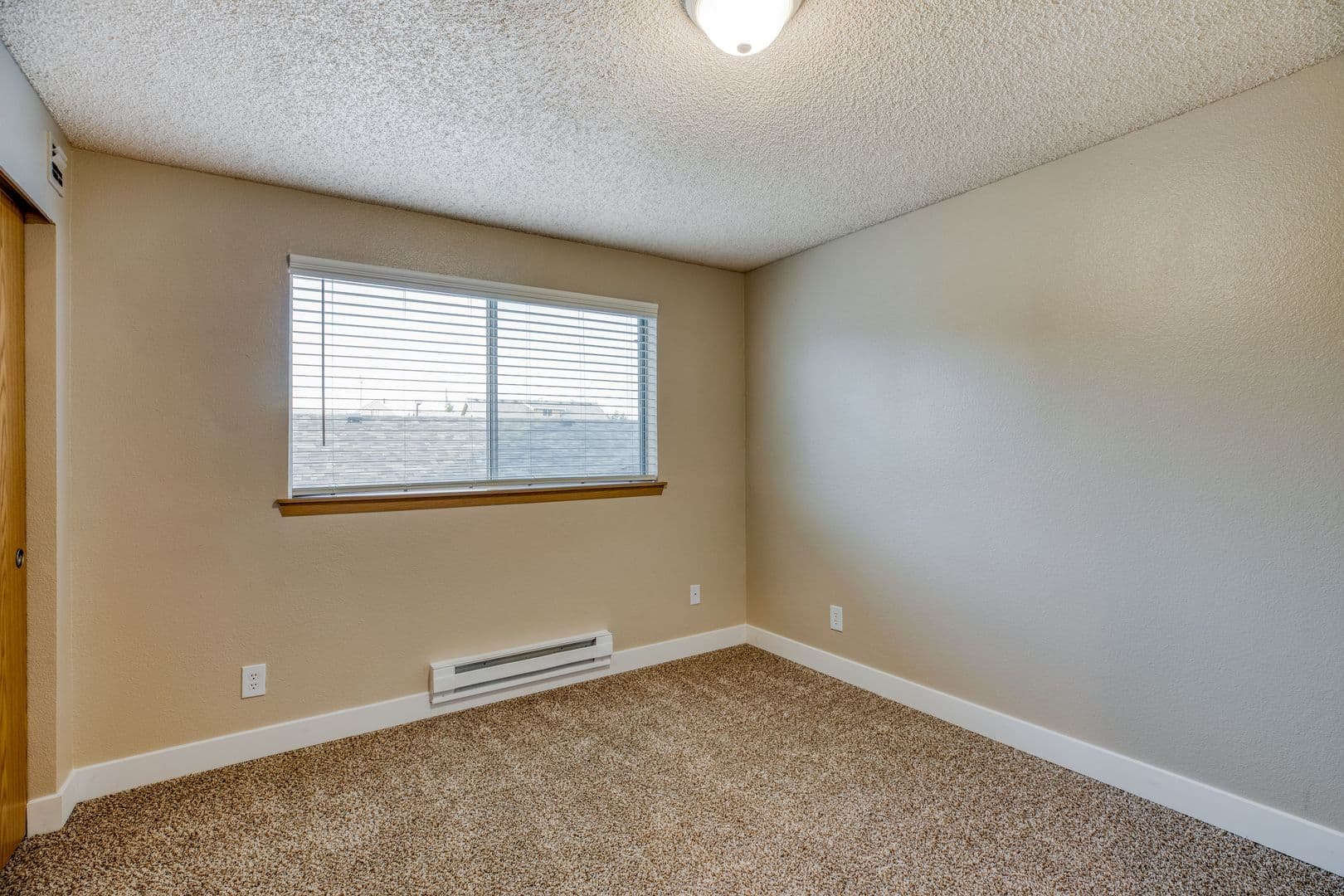 Tacoma Apartment: 2220 97th Street South