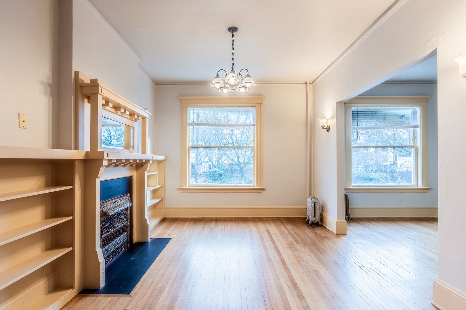 Seattle Apartment: 1625 E Madison St