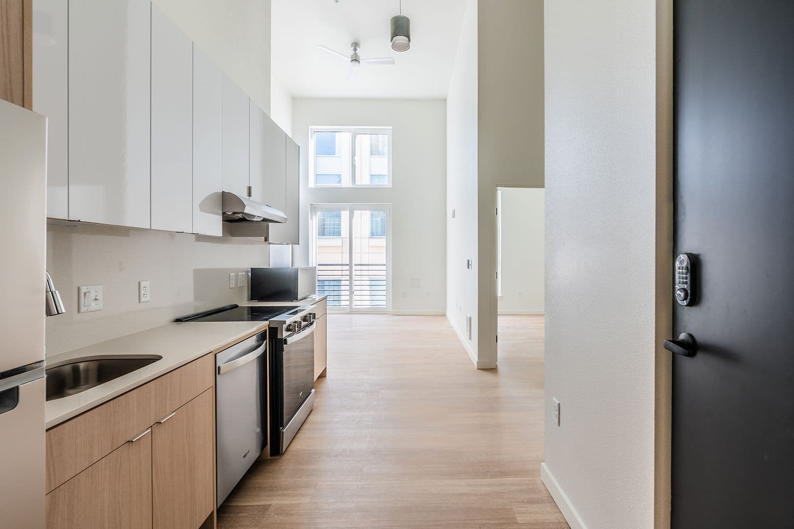 Bellevue Apartment: 290 106th Pl NE