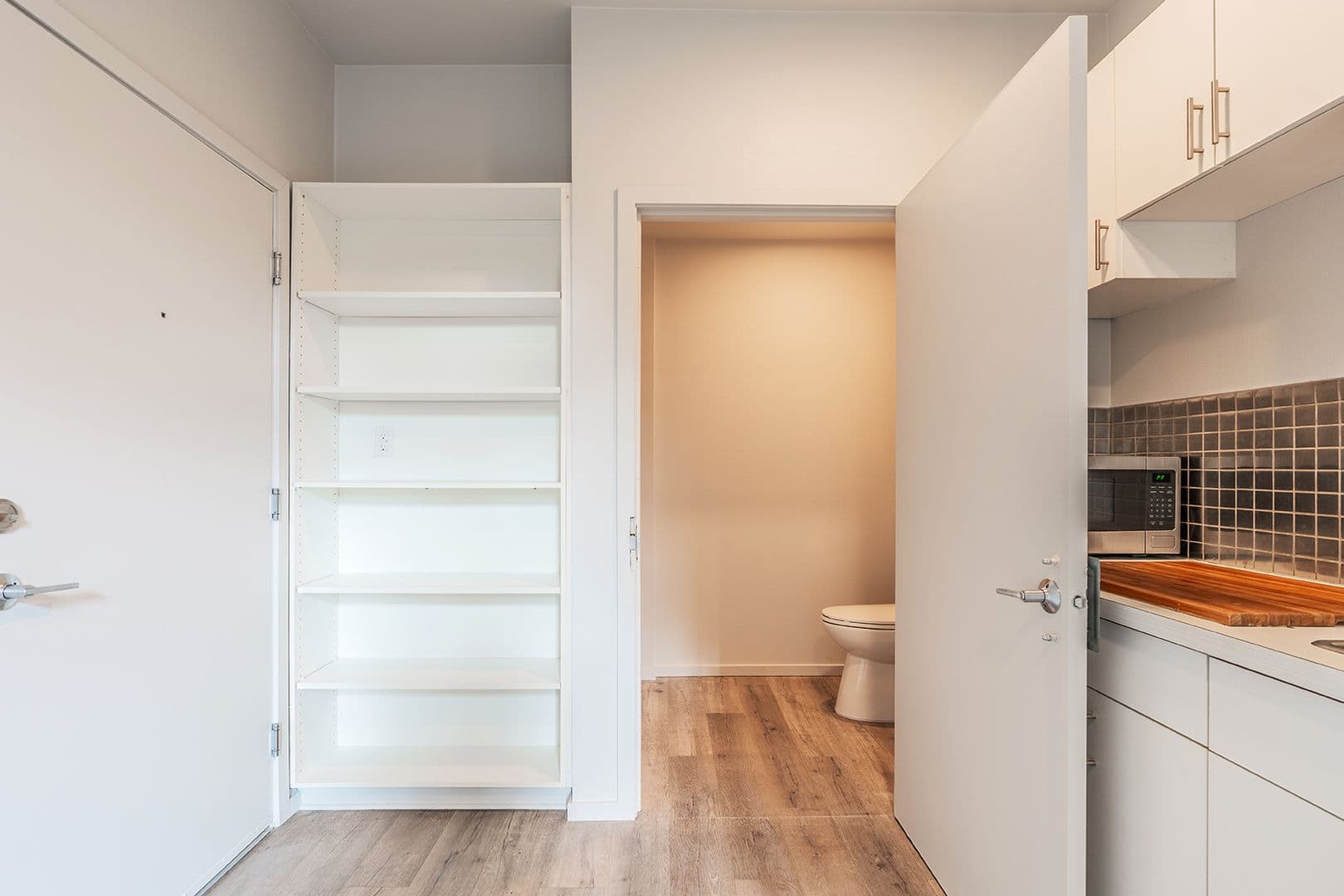 Seattle Apartment: 1806 23rd Ave