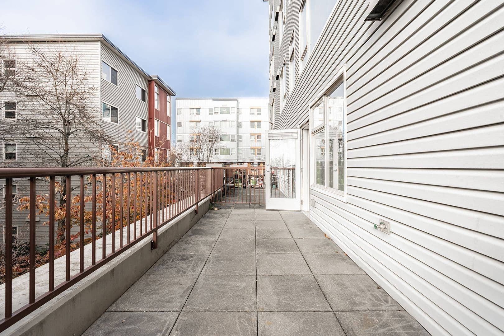 Seattle Apartment: 402 22nd Ave S