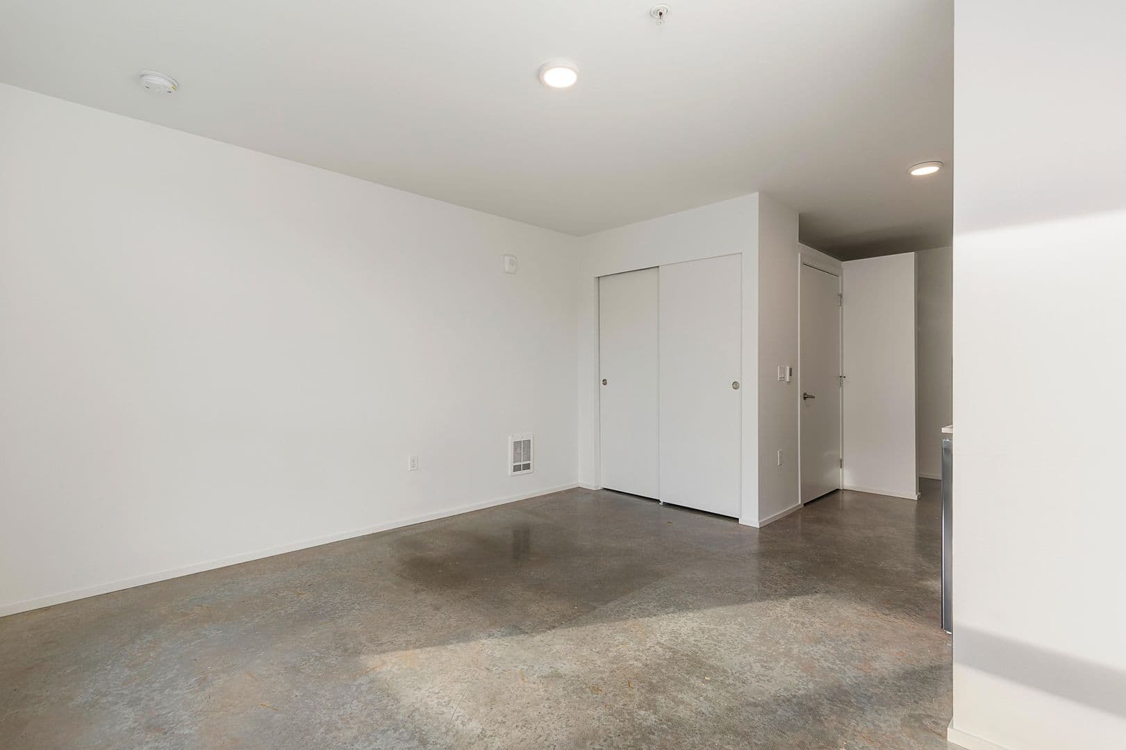 Seattle Apartment: 722 E Pike St