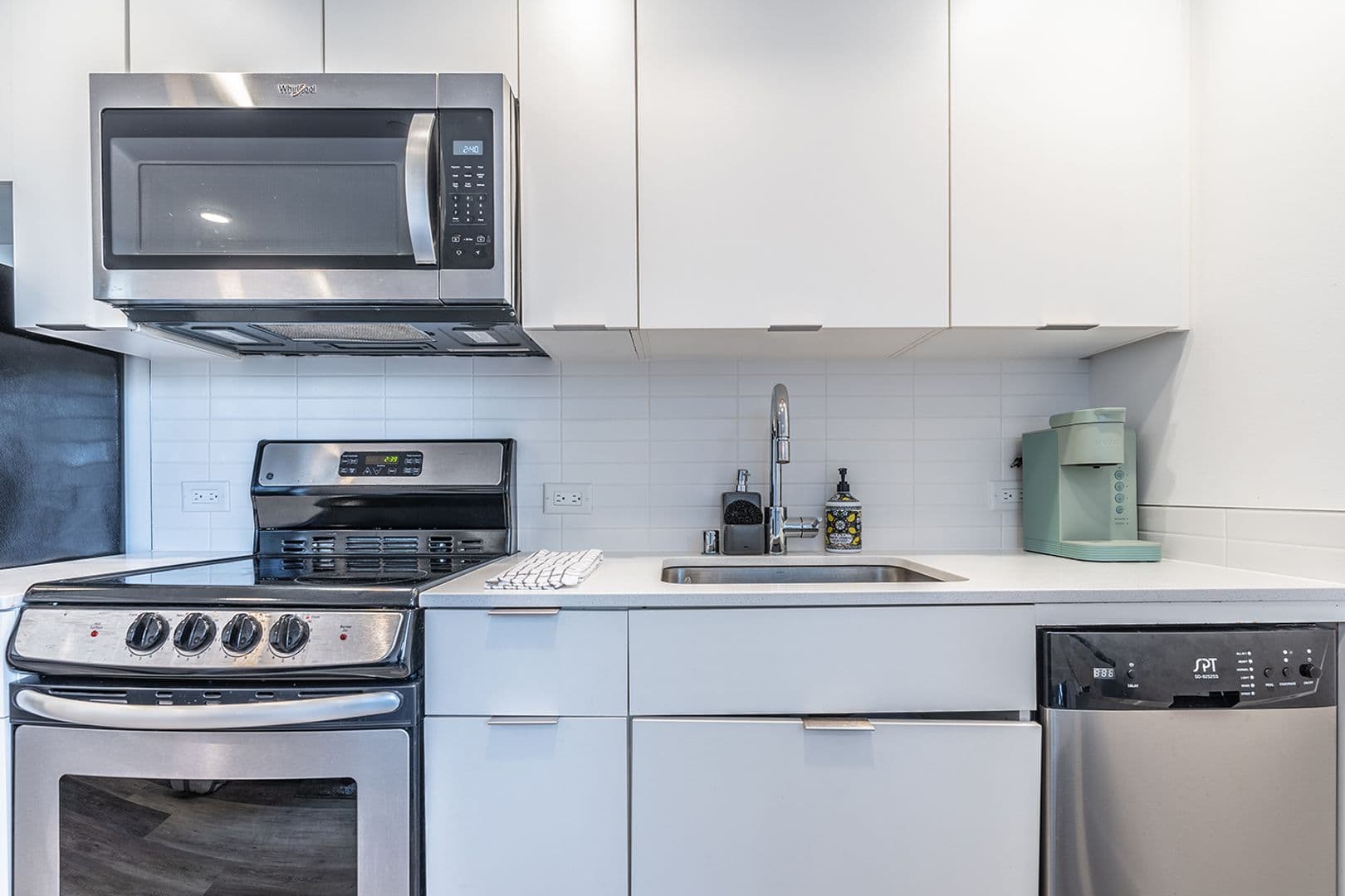 Seattle Apartment: 120 10th Avenue East
