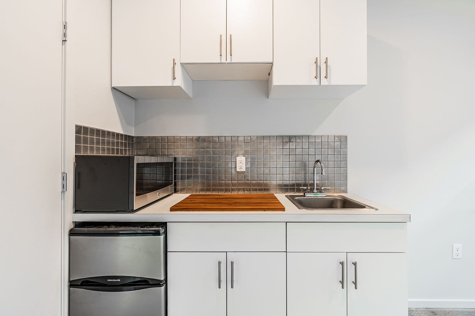 Seattle Apartment: 1806 23rd Ave
