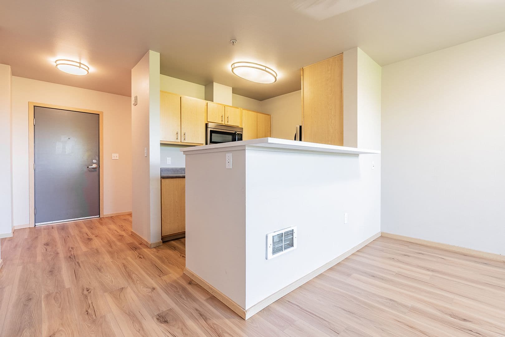 Seattle Apartment: 402 22nd Ave S