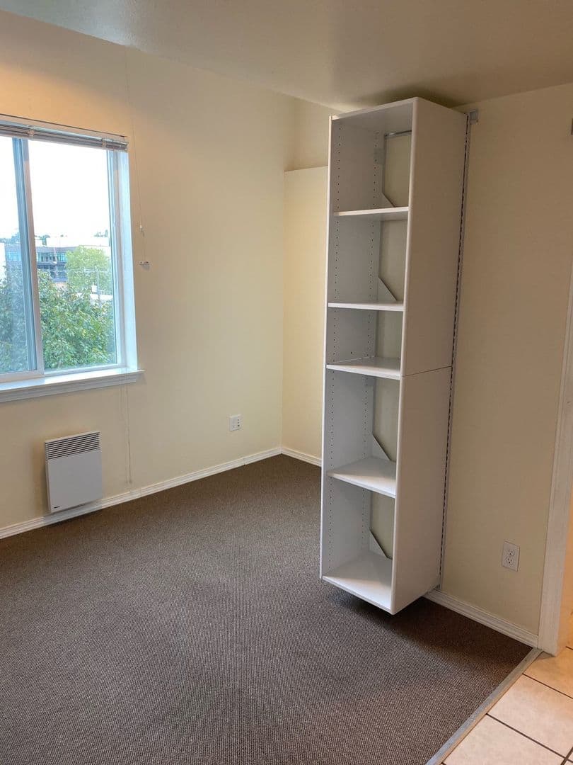 Seattle Apartment: 151 12th Ave