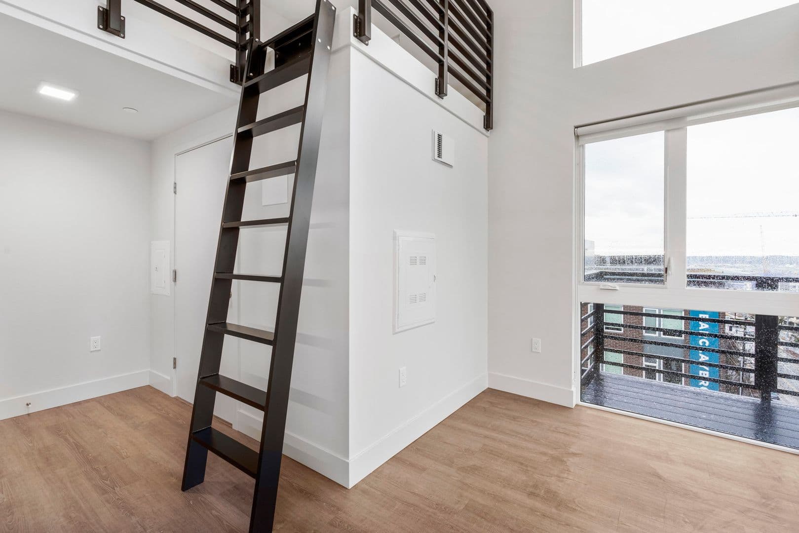 Seattle Apartment: 500 Broadway